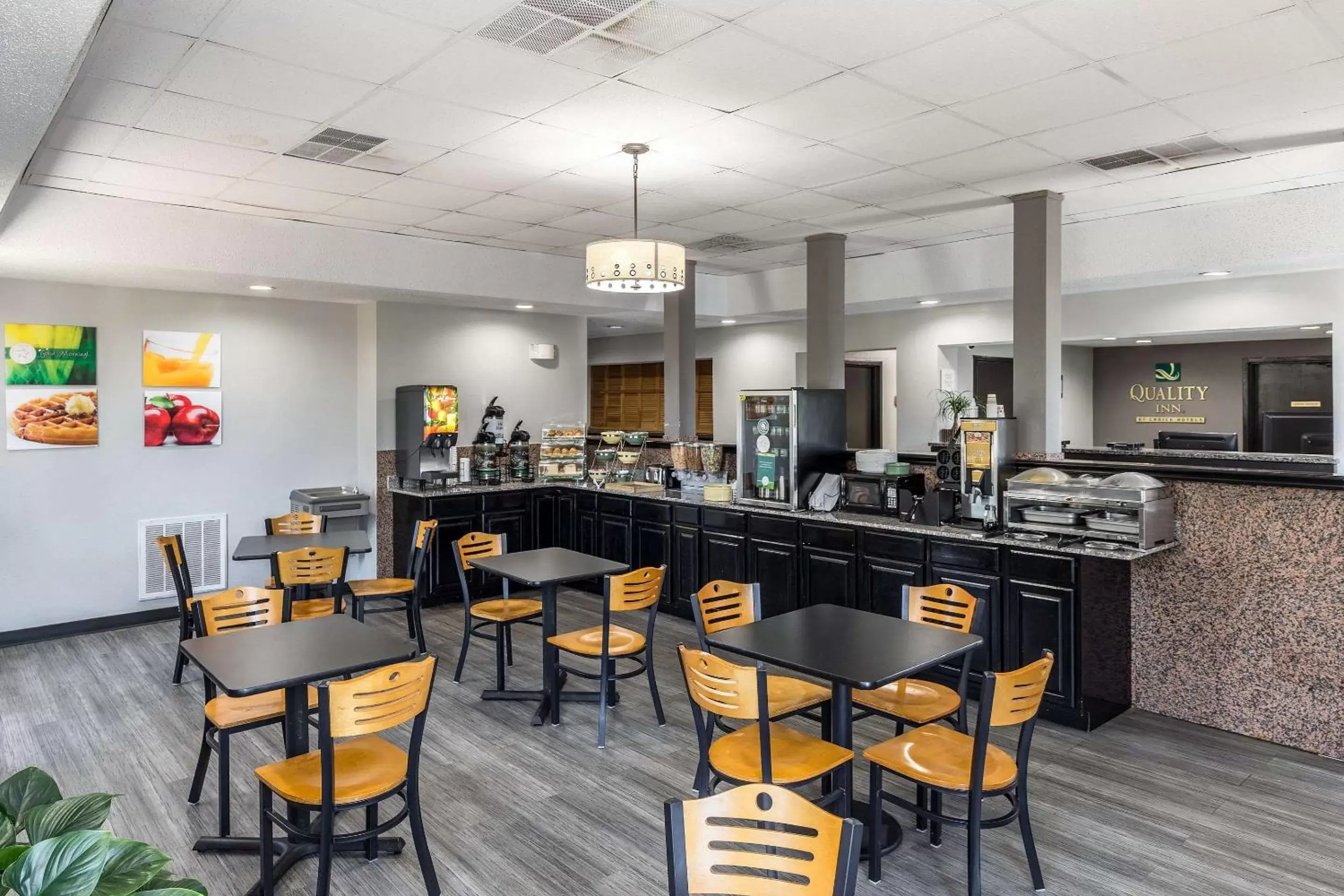 Restaurant/Places to Eat in Quality Inn Simpsonville-Greenville