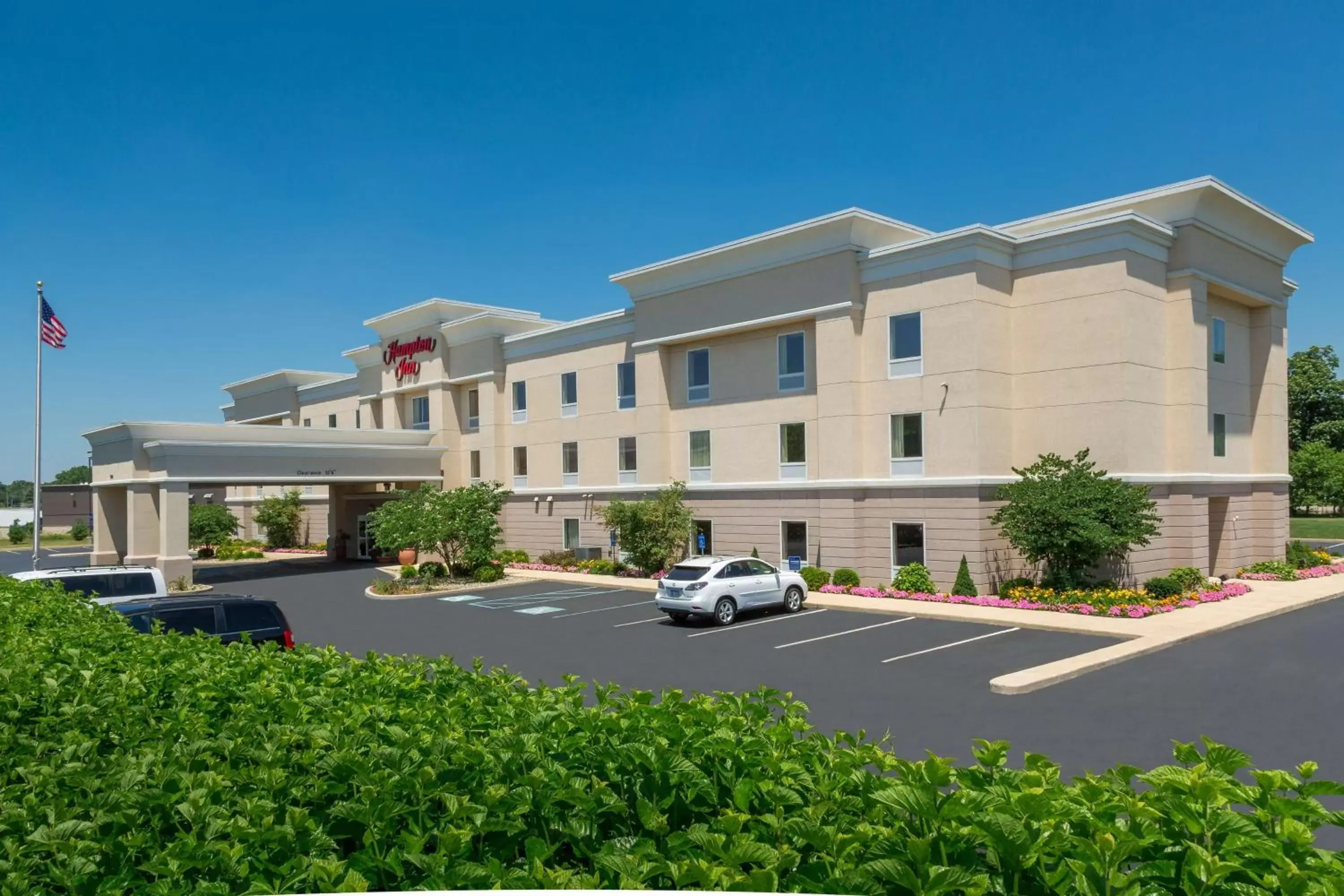 Property Building in Hampton Inn Goshen