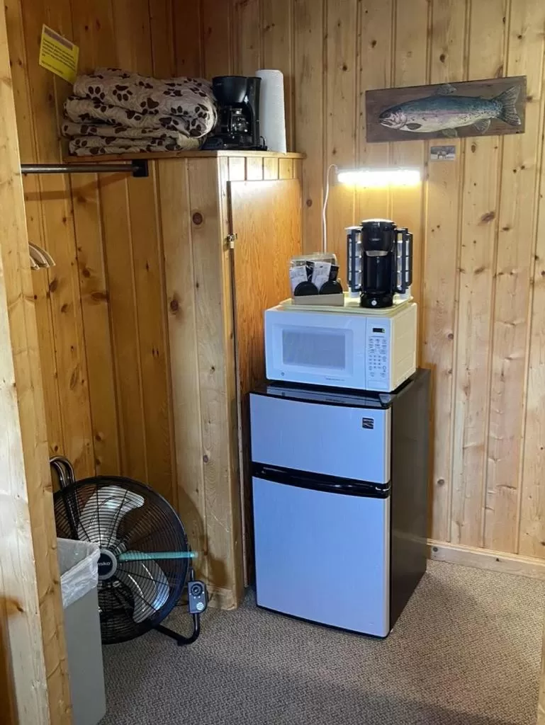 Sportsman Lodge Melrose MT