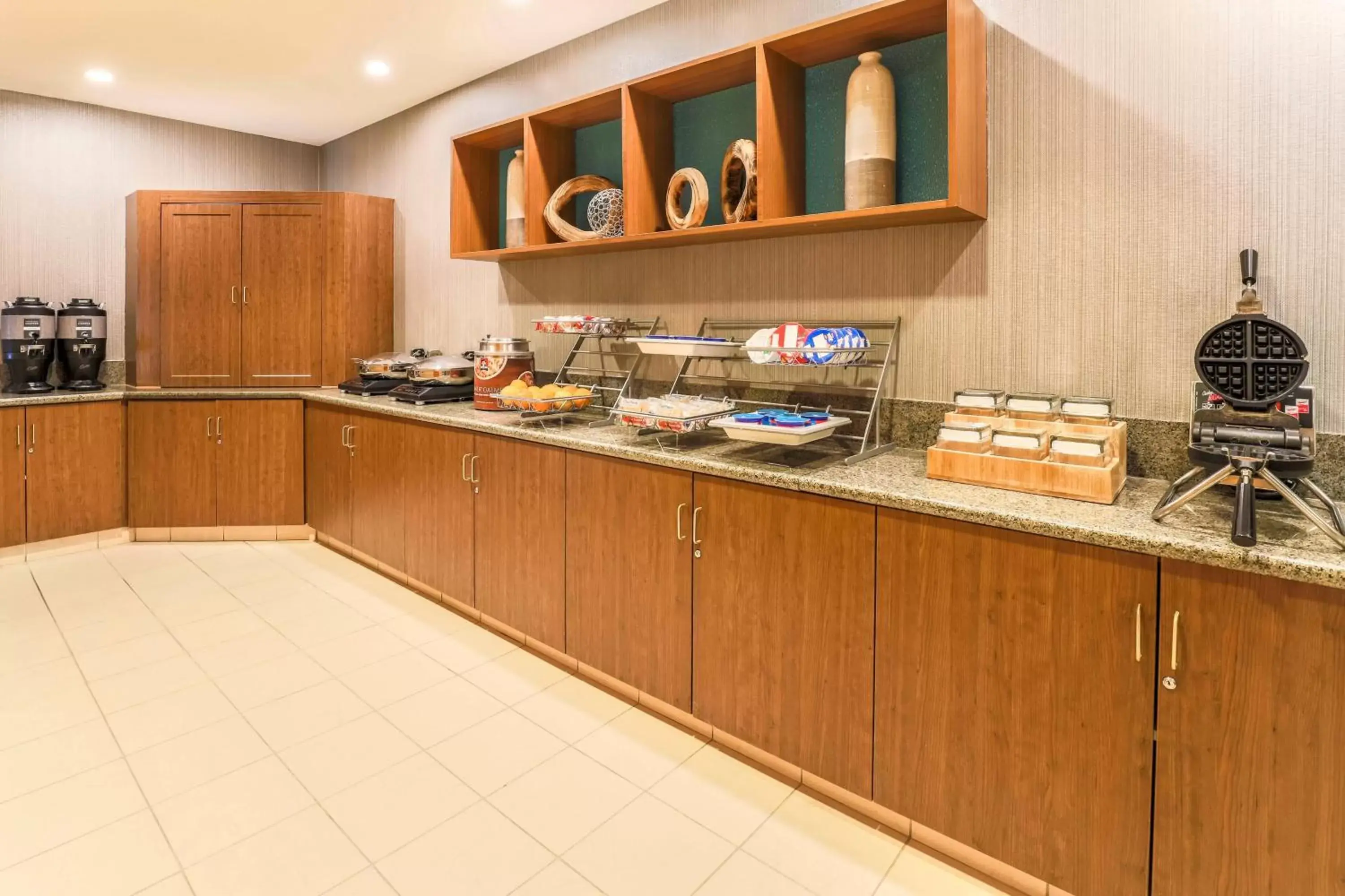 Breakfast, Kitchen/Kitchenette in SpringHill Suites by Marriott Yuma