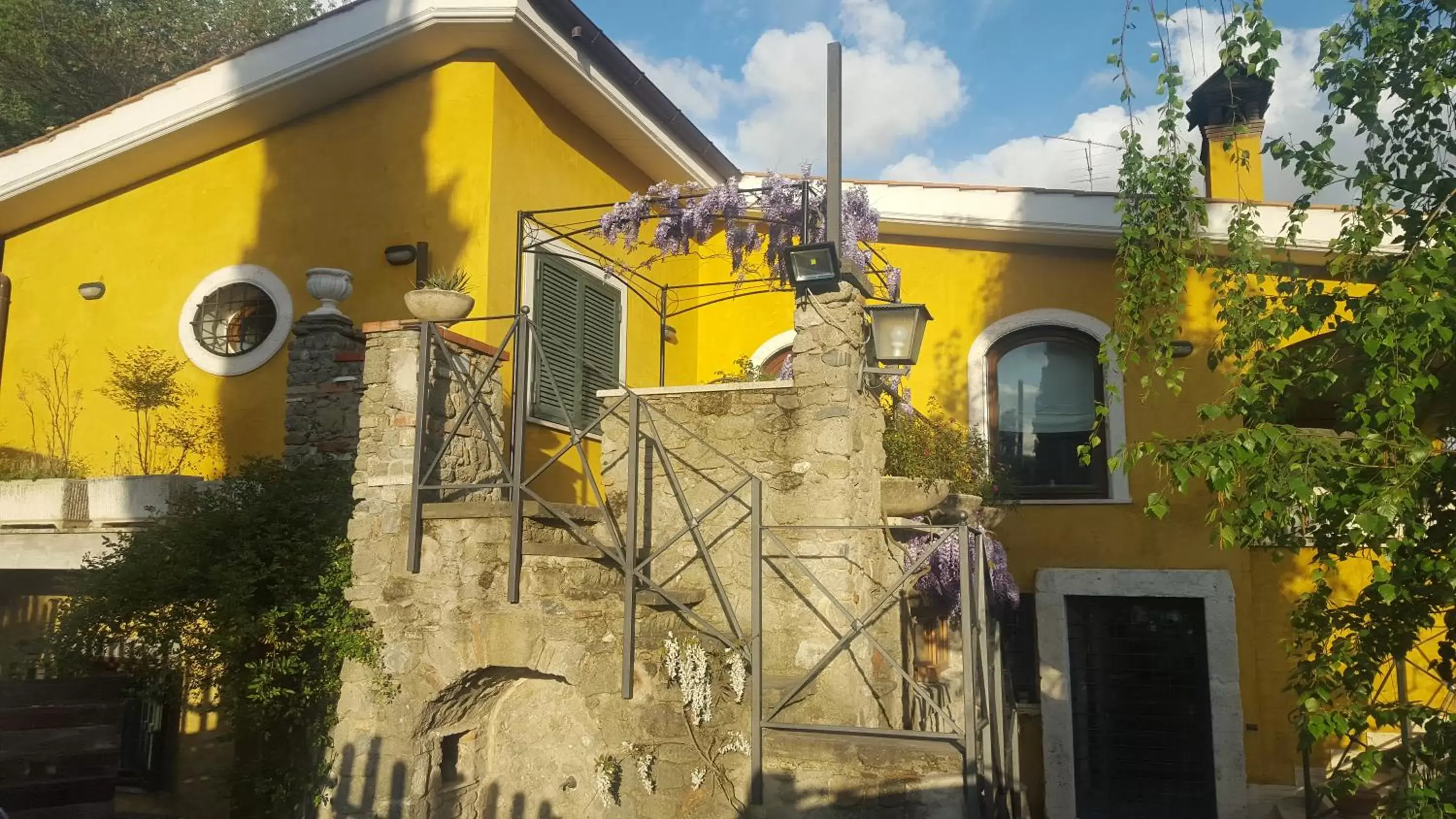 Facade/entrance, Property Building in Il Nido del Falco