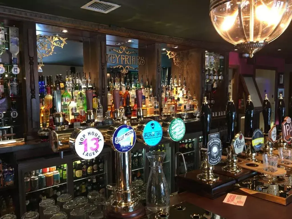 Lounge/Bar in Greyfriars Inn by Greene King Inns