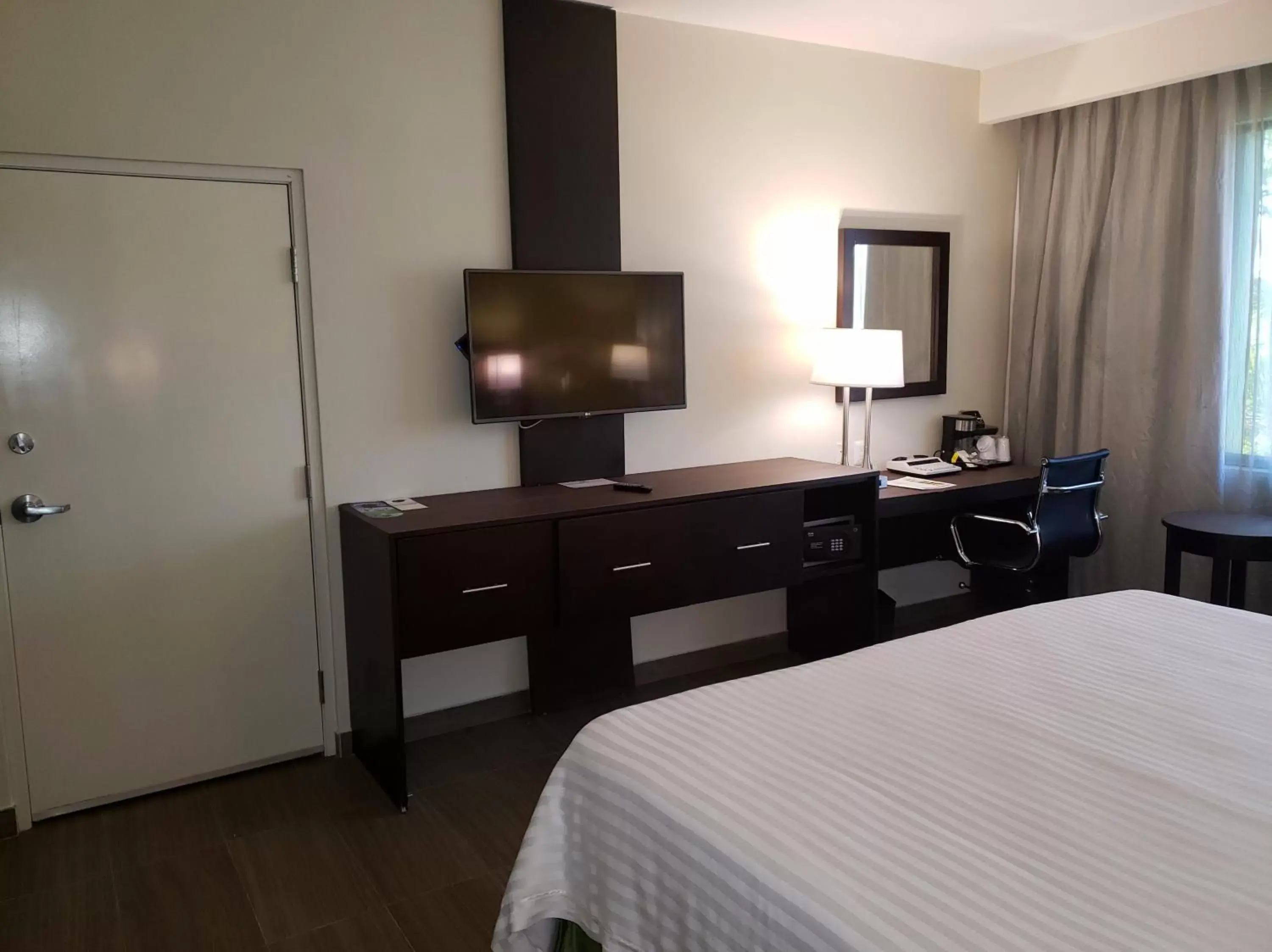 Photo of the whole room, TV/Entertainment Center in Holiday Inn Tampico-Altamira, an IHG Hotel