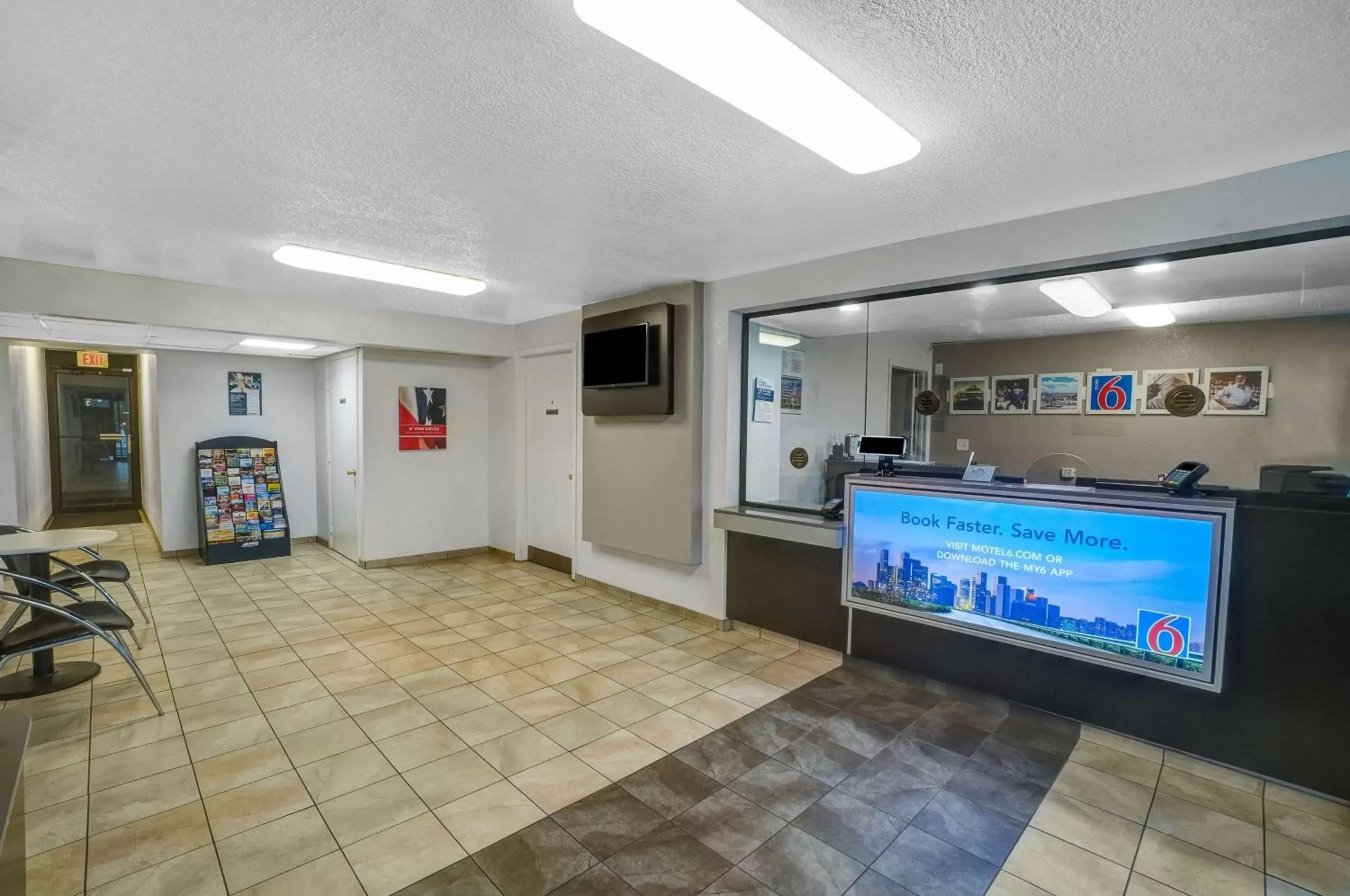 Lobby or reception in Motel 6 Lexington I-75 Hamburg Lobby or reception in Motel 6 Lexington I-75 Hamburg