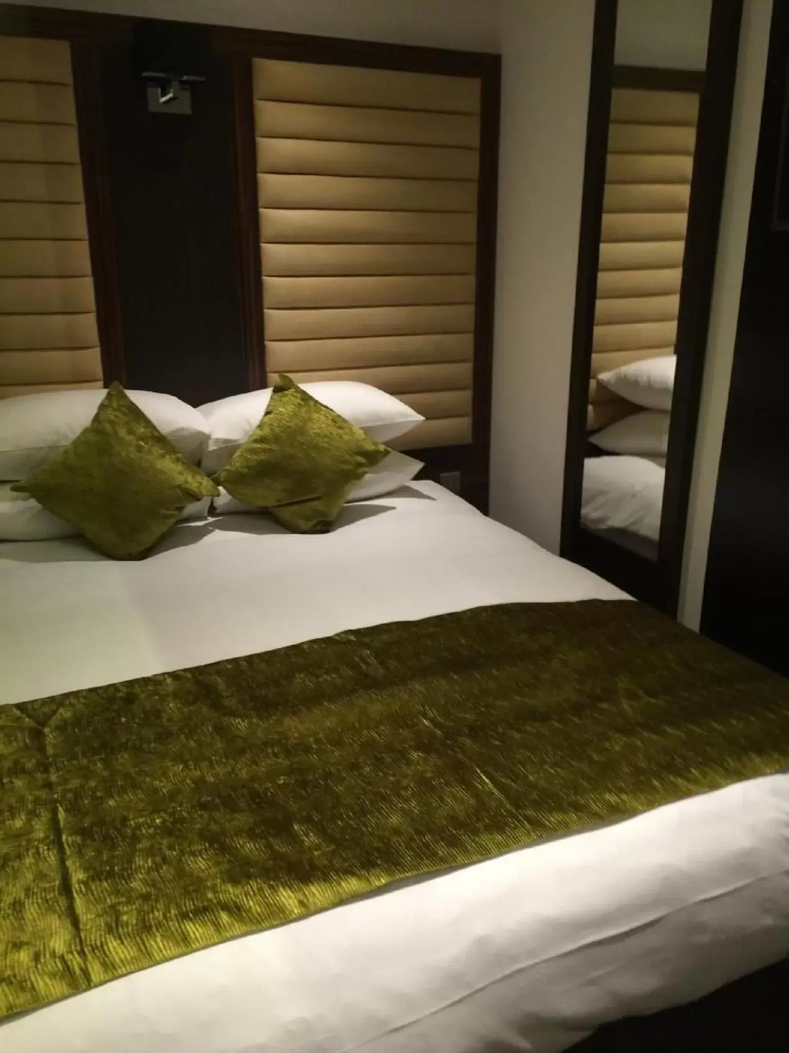 Bedroom, Bed in Maitrise Hotel Maida Vale - London Bedroom, Bed in Maitrise Hotel Maida Vale - London