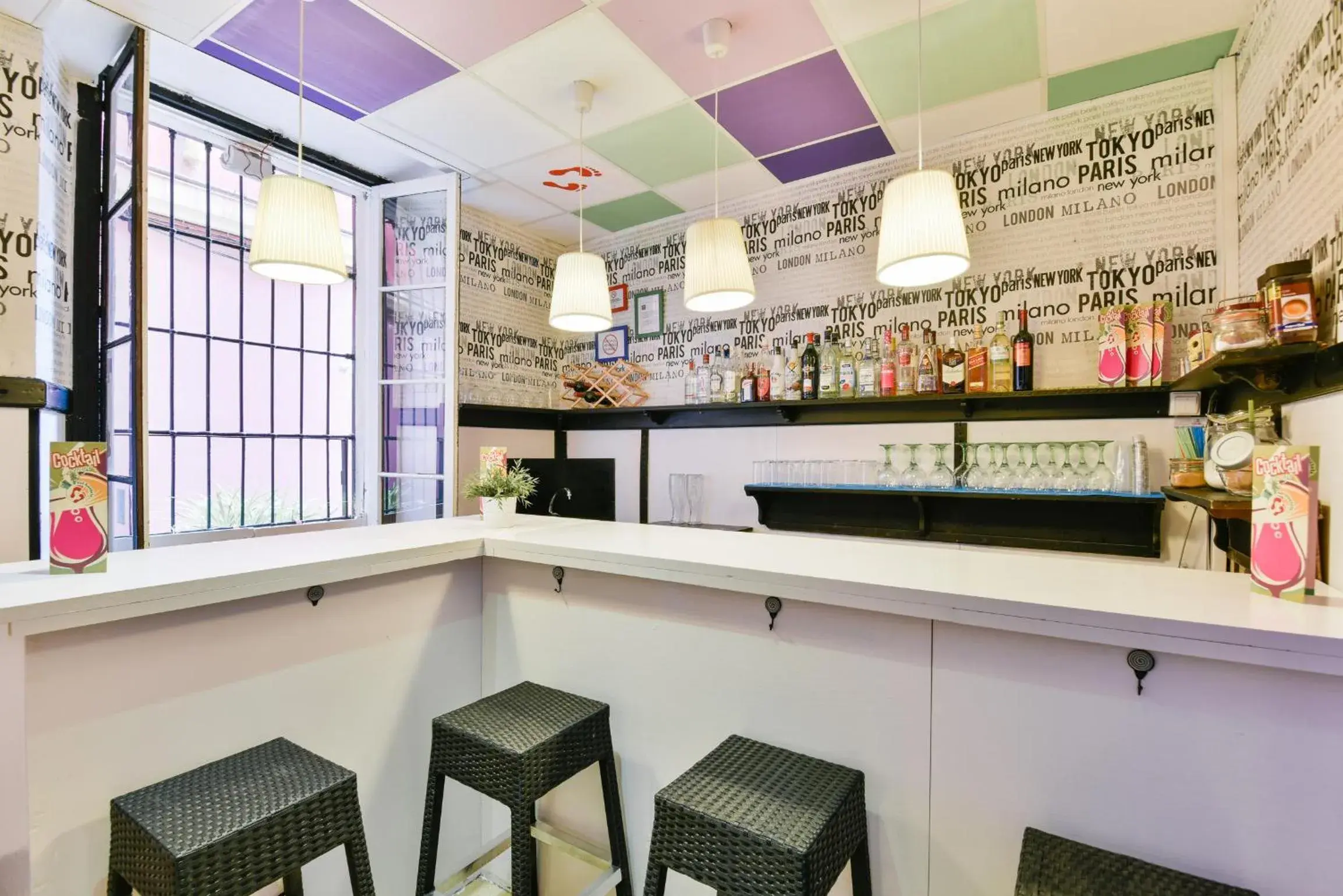 Lounge or bar in Feel Hostels City Center Lounge or bar in Feel Hostels City Center