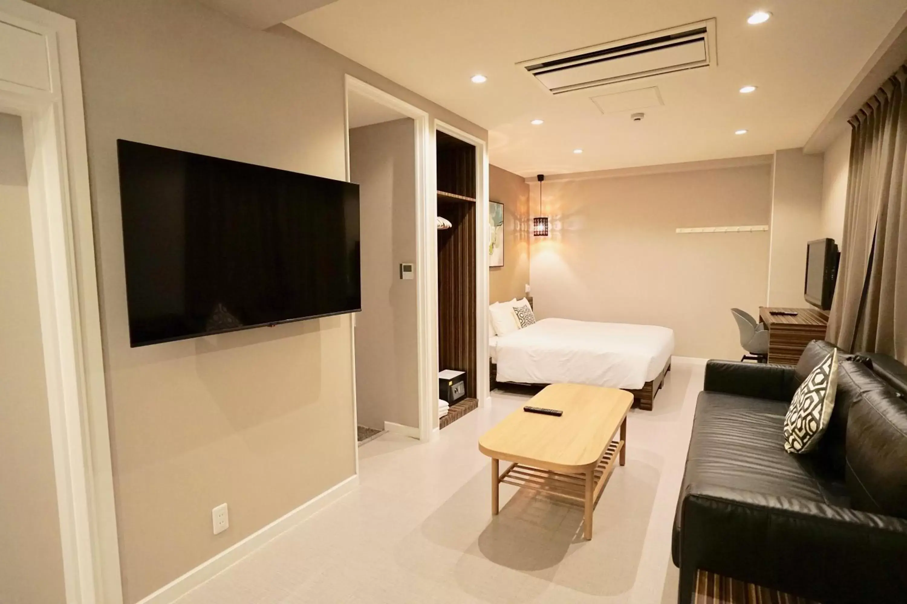 Photo of the whole room, TV/Entertainment Center in Hotel 88 Shinsaibashi