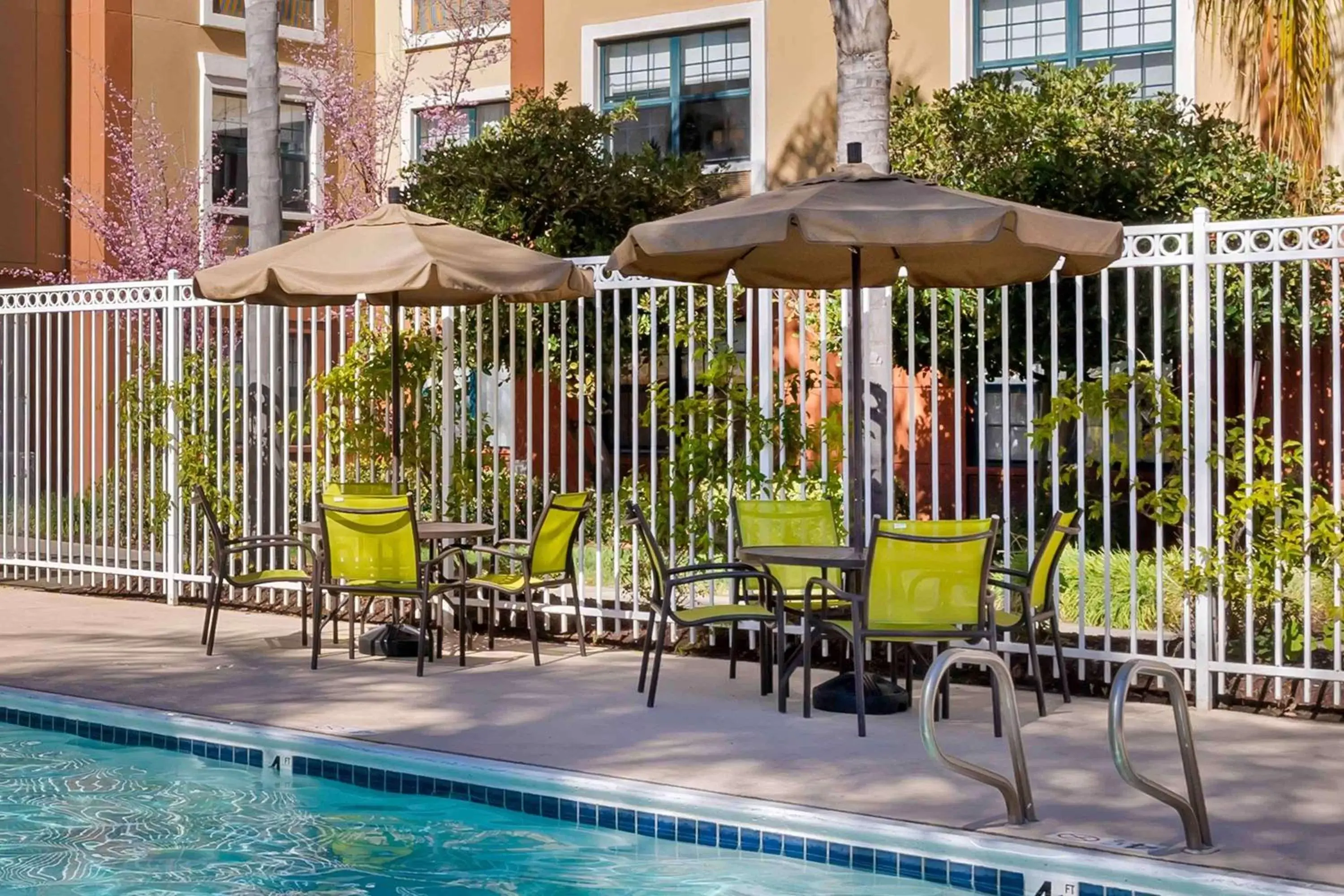 Pool view, Swimming Pool in Extended Stay America Premier Suites - Union City - Dyer St