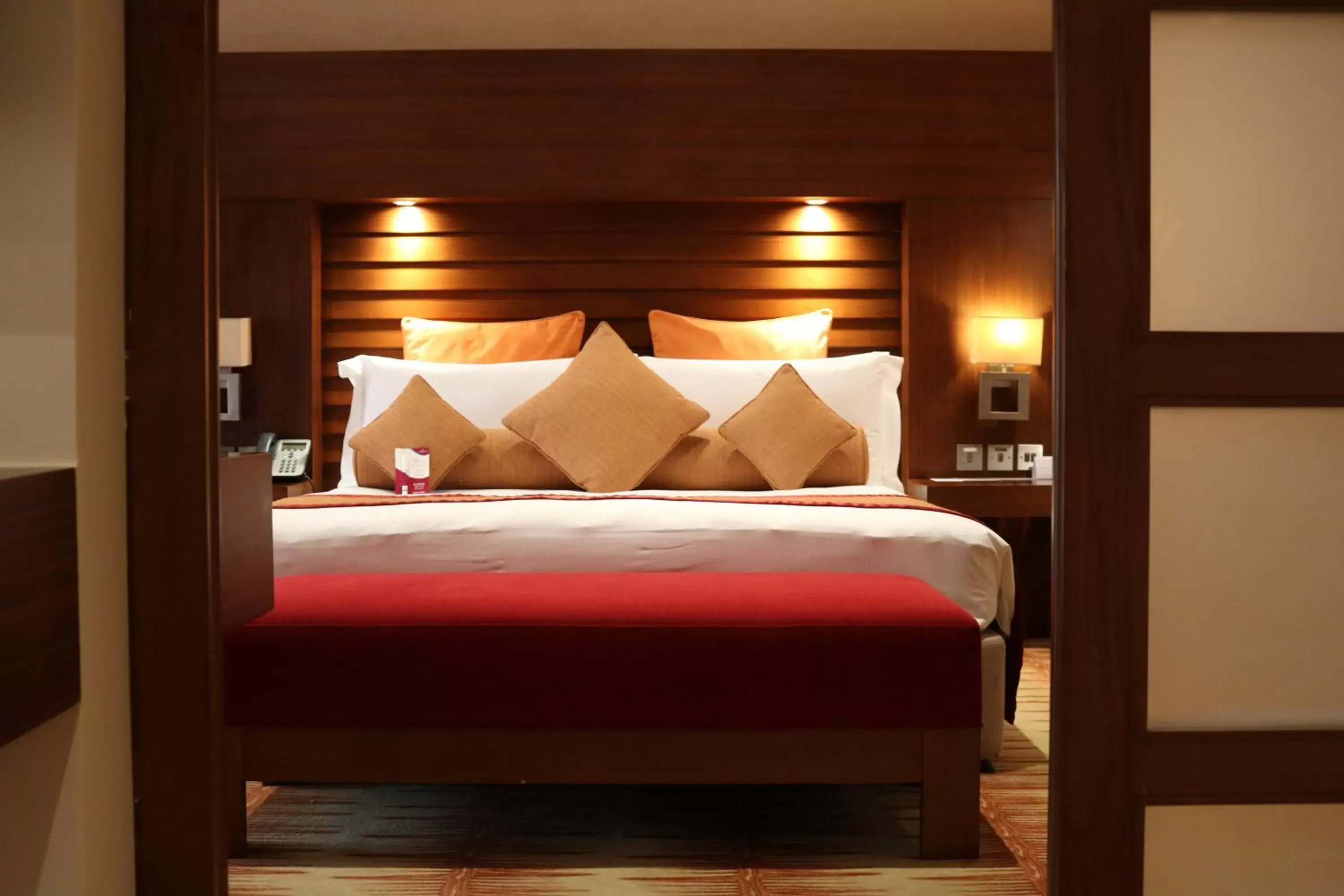 Photo of the whole room, Bed in Crowne Plaza Sohar, an IHG Hotel