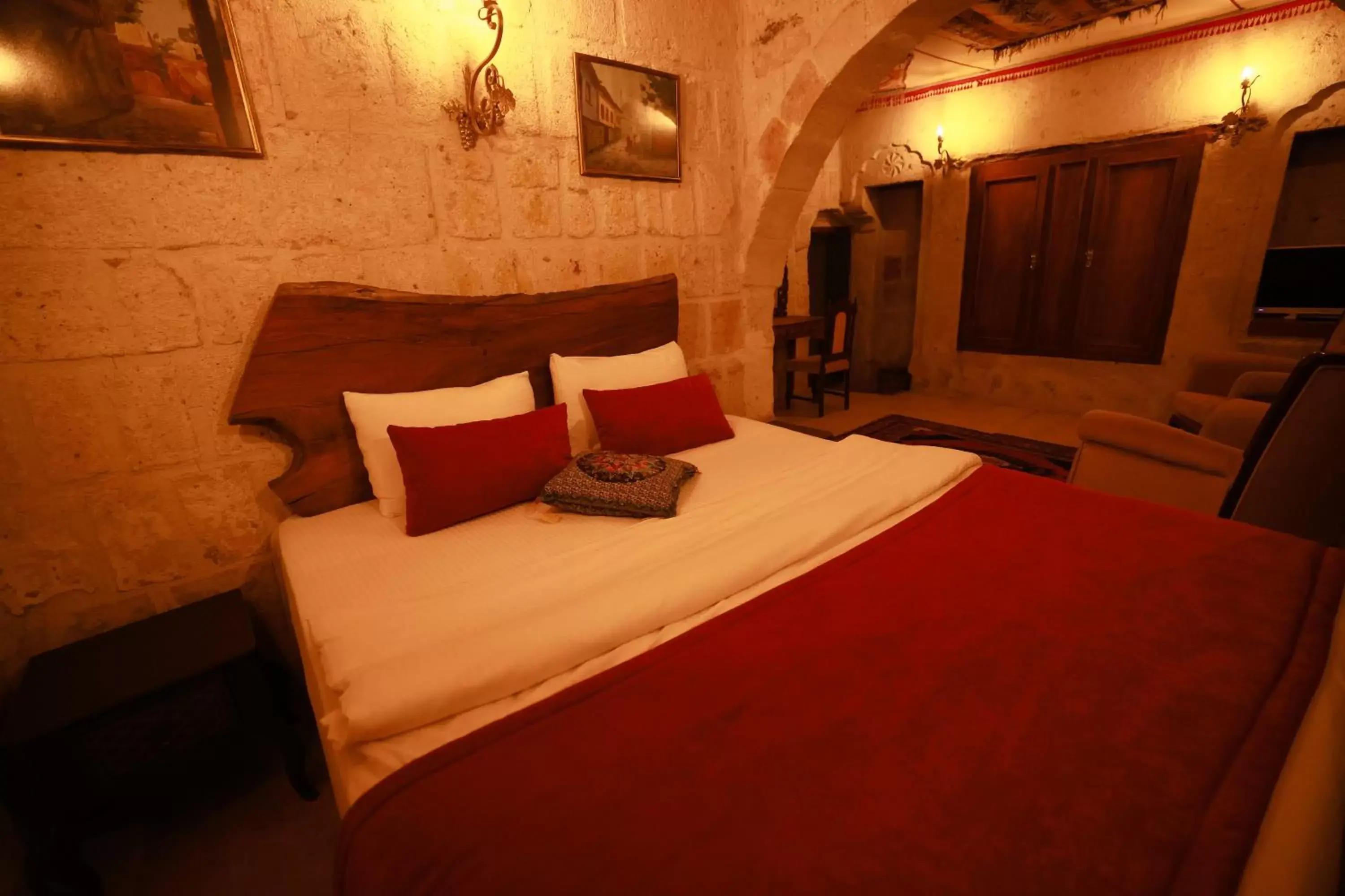 Bed in Cappadocia Nar Cave House & Hot Swimming Pool