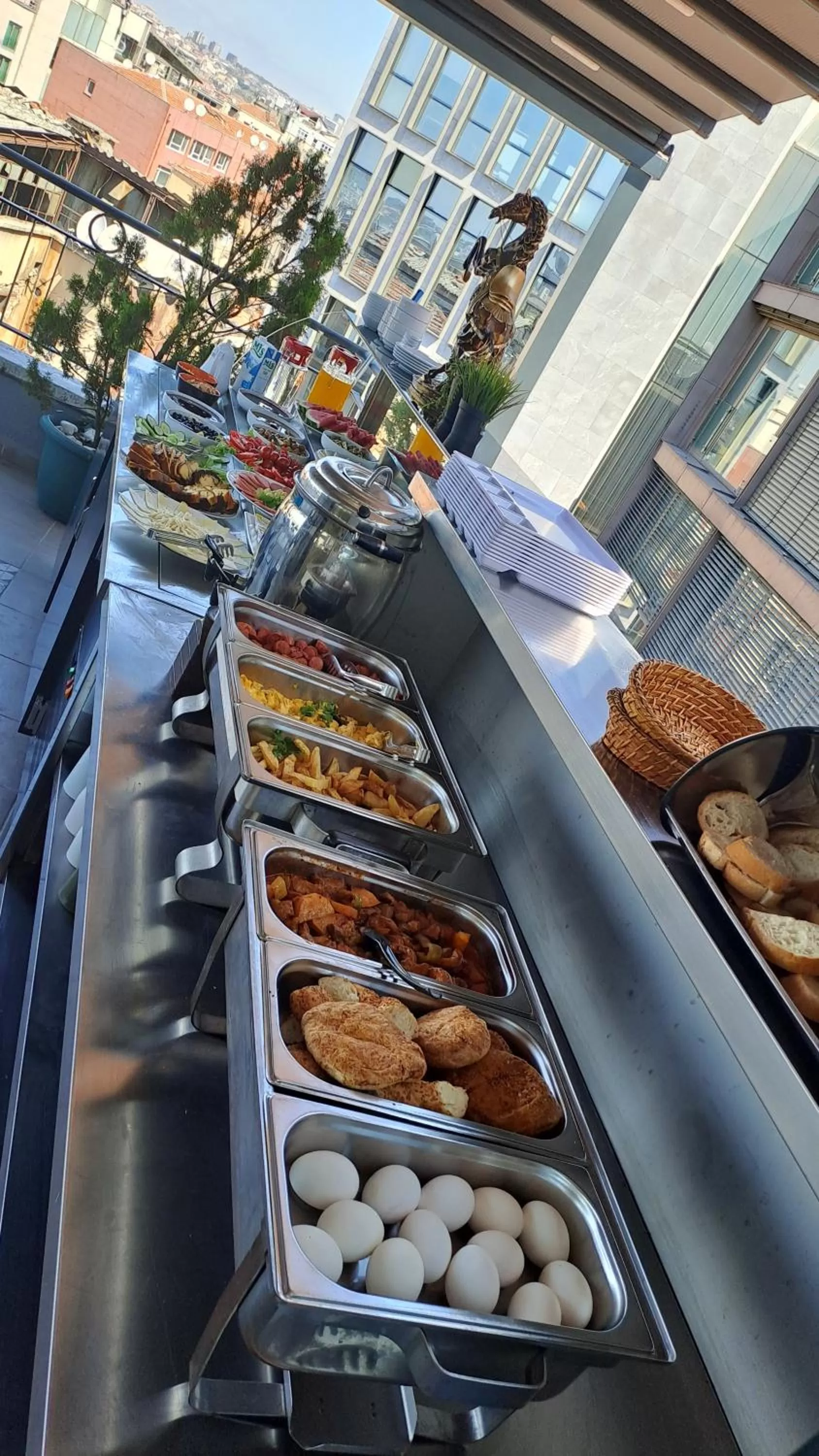 Restaurant/places to eat in Taksim Terrace Hotel