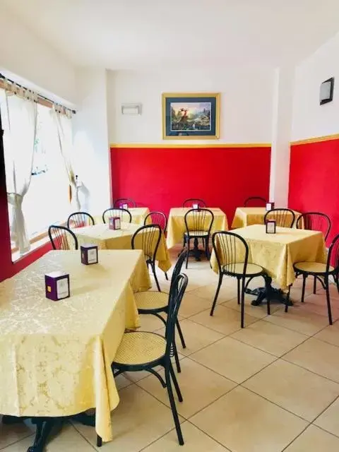 Restaurant/Places to Eat in Hotel Il Crinale