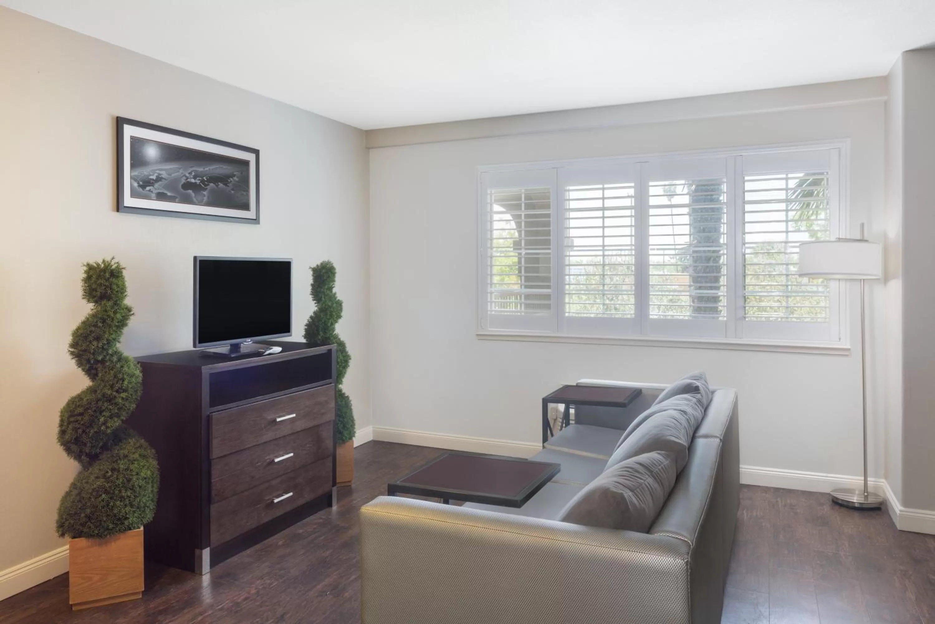 Living room in Baymont by Wyndham Modesto Salida