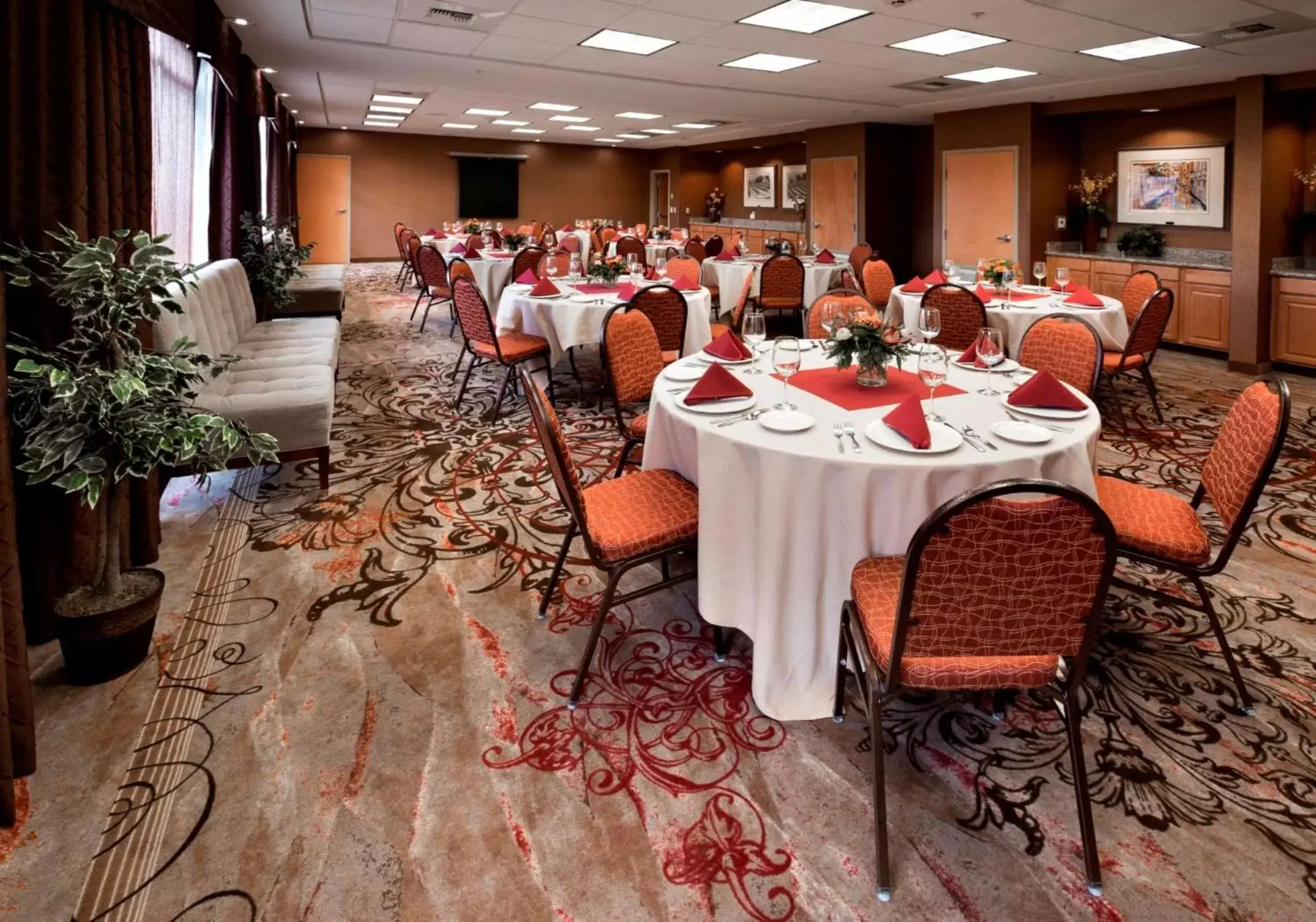 Meeting/conference room, Restaurant/Places to Eat in Hampton Inn & Suites Paso Robles