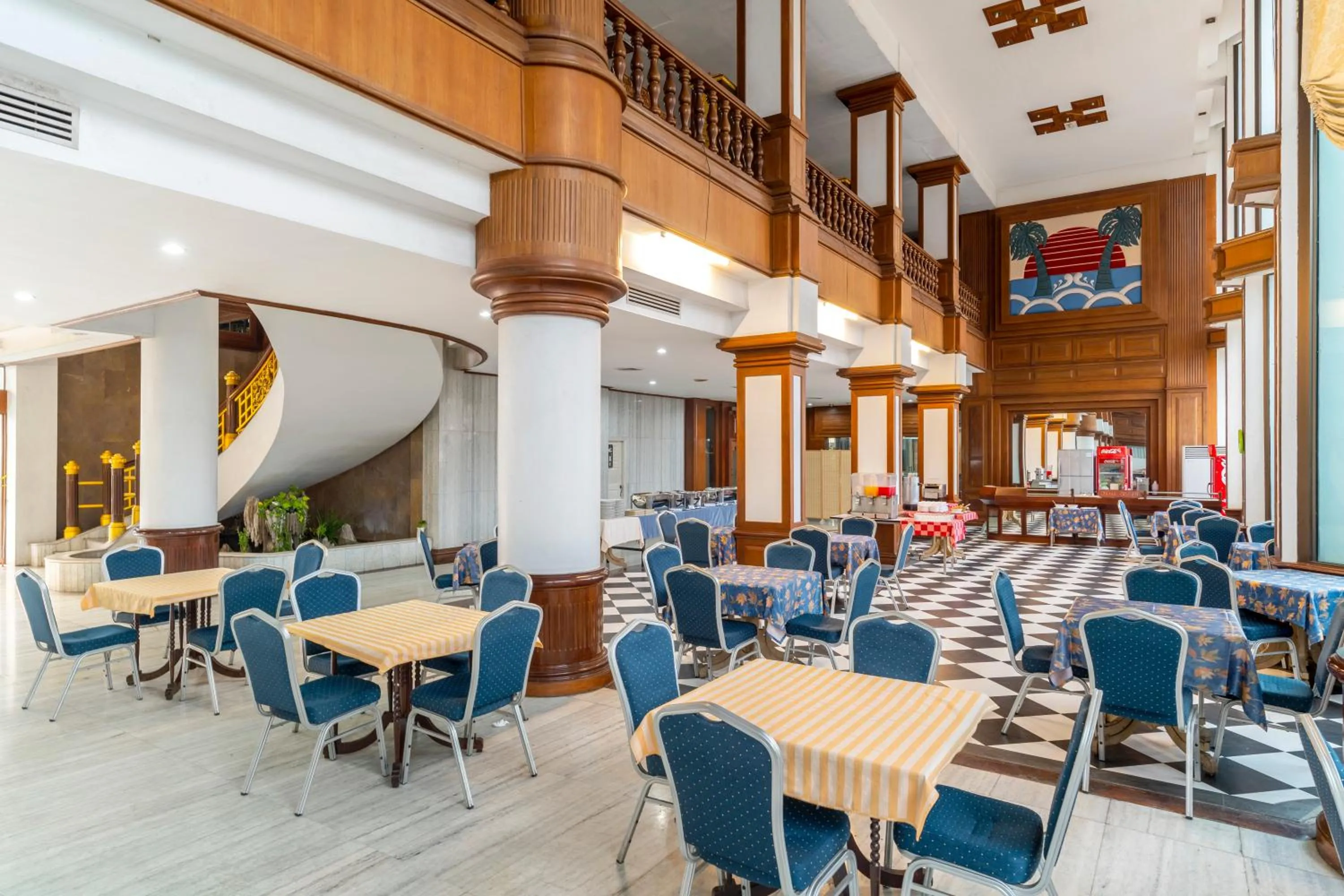 Restaurant/places to eat in Welcome Plaza Hotel Pattaya