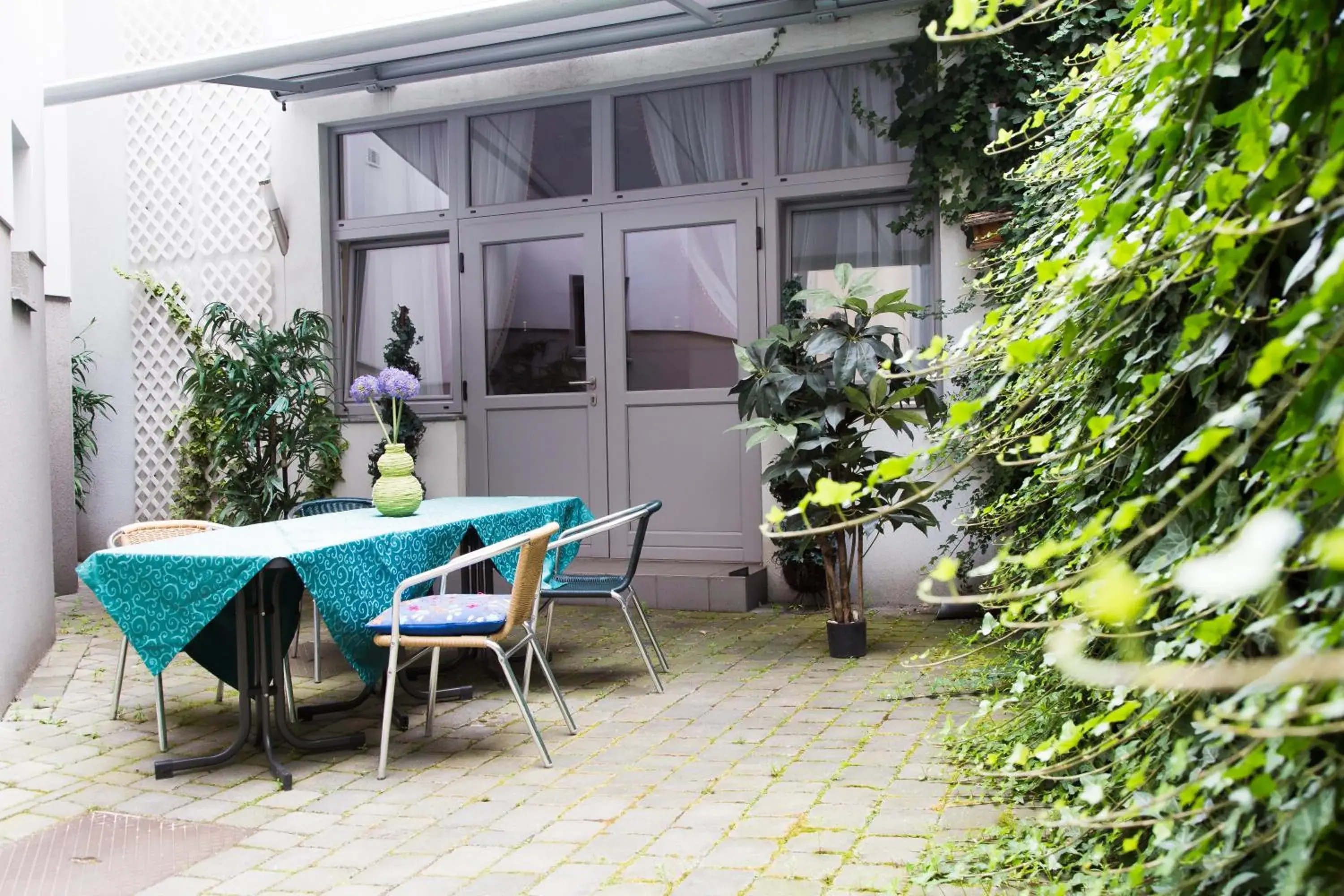 Patio, Patio/Outdoor Area in Hotel Odeon