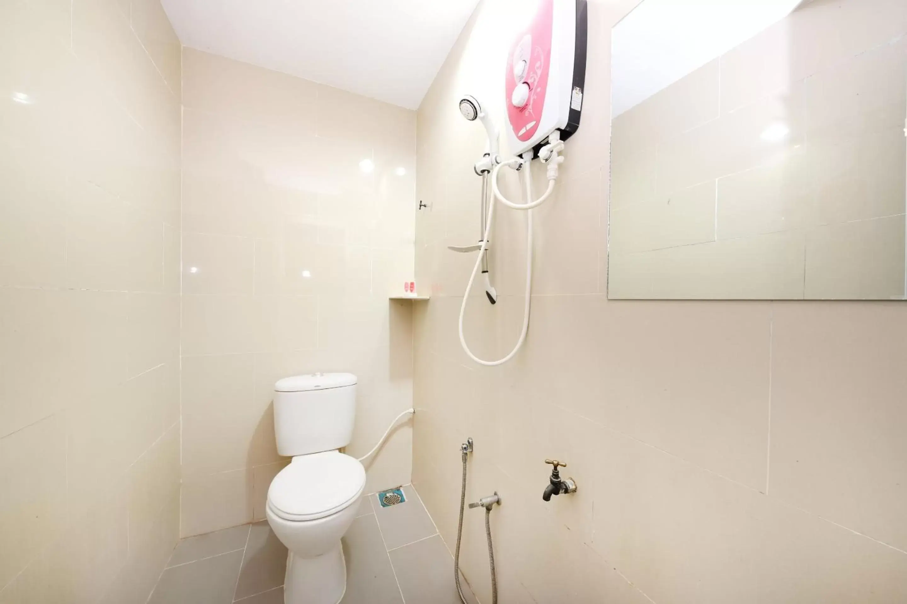 Bathroom in OYO 720 Corridor Hotel 2