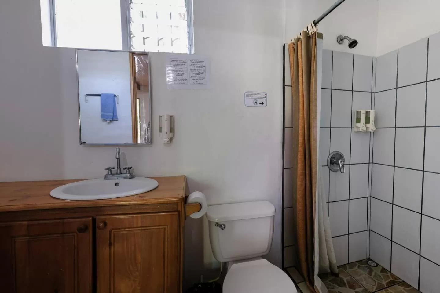 Bathroom in Mapi's Cabins