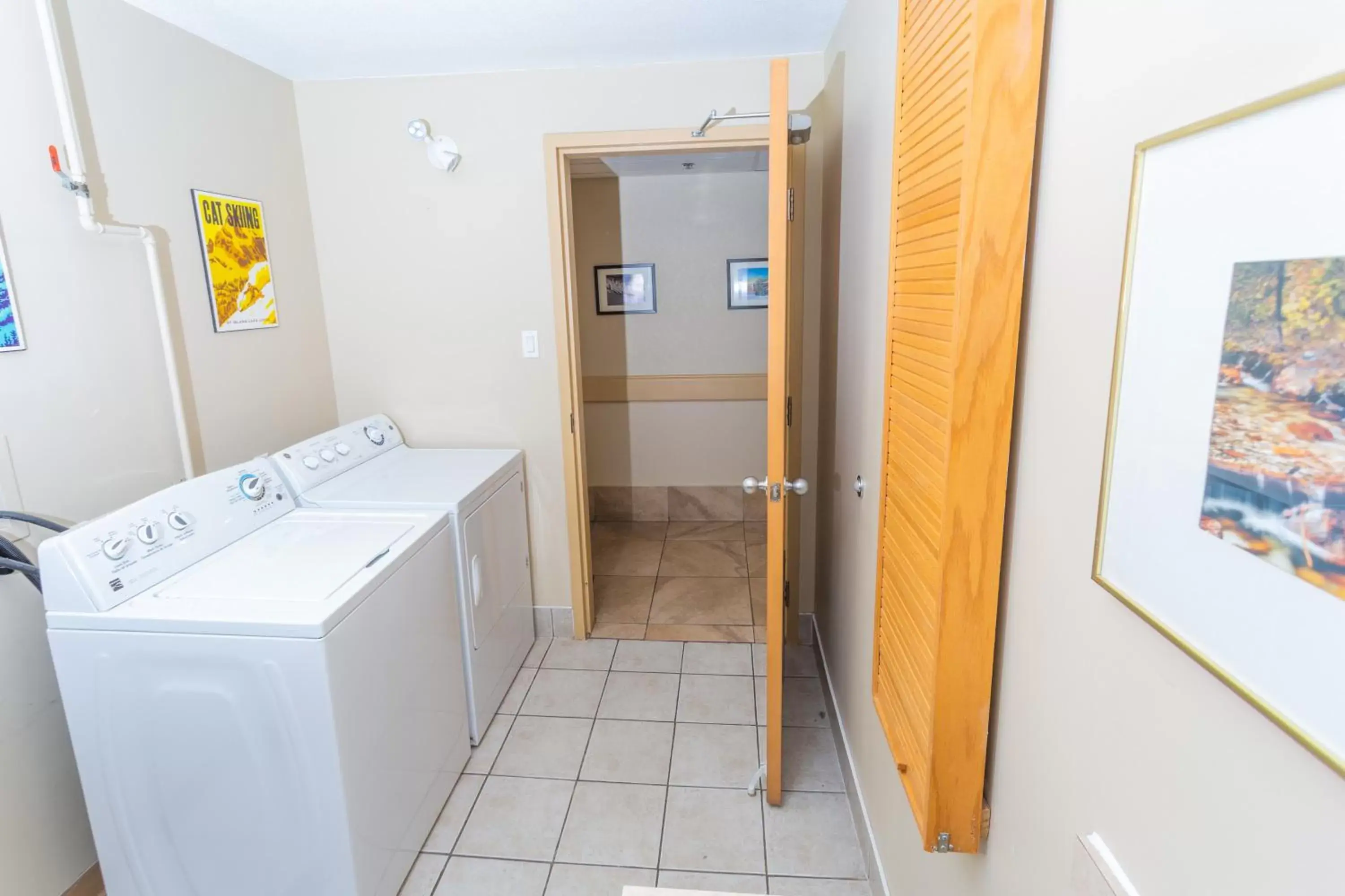 Area and facilities, Bathroom in Fernie Fox Hotel