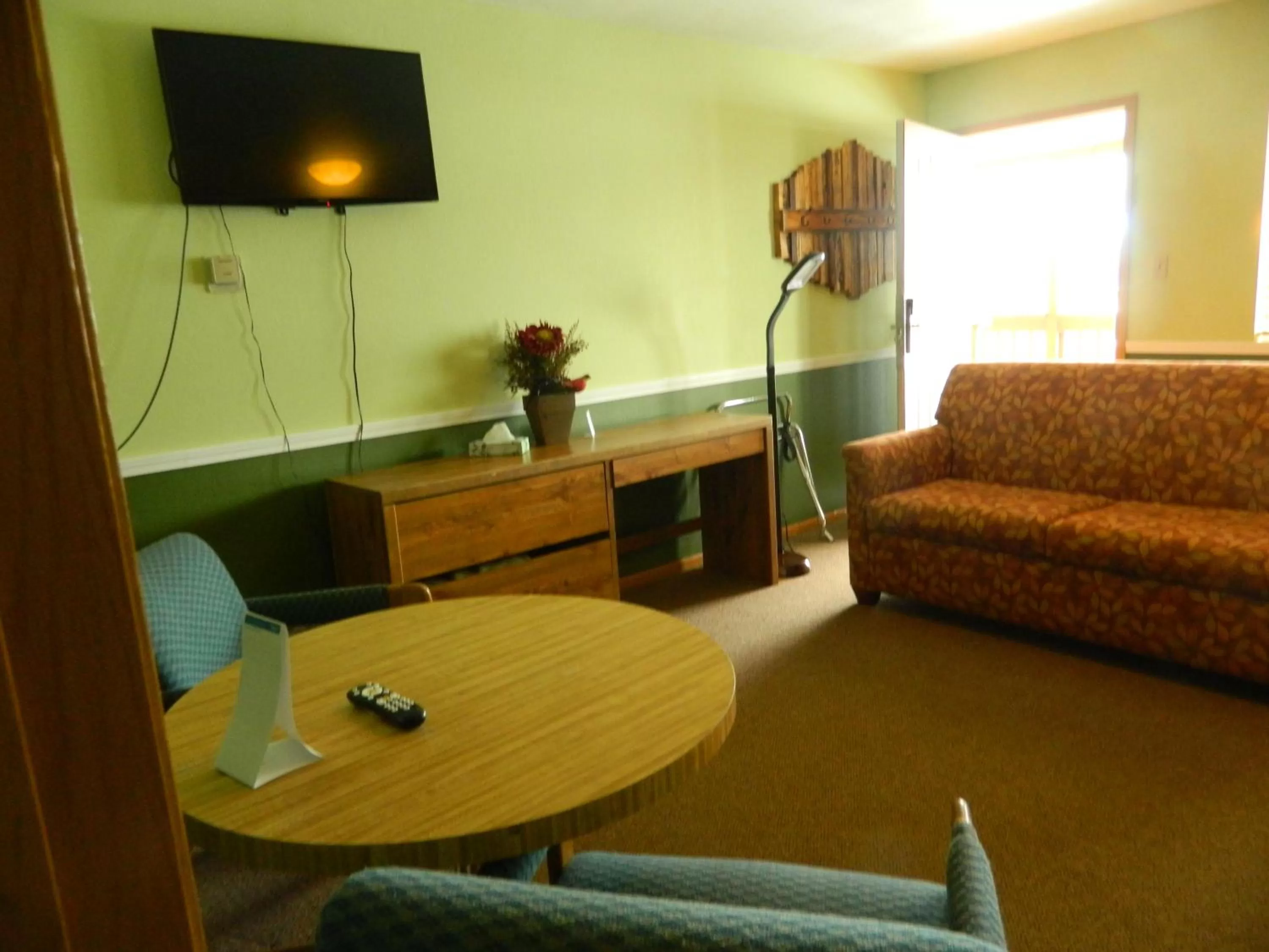 Seating area in Country Motor Inn