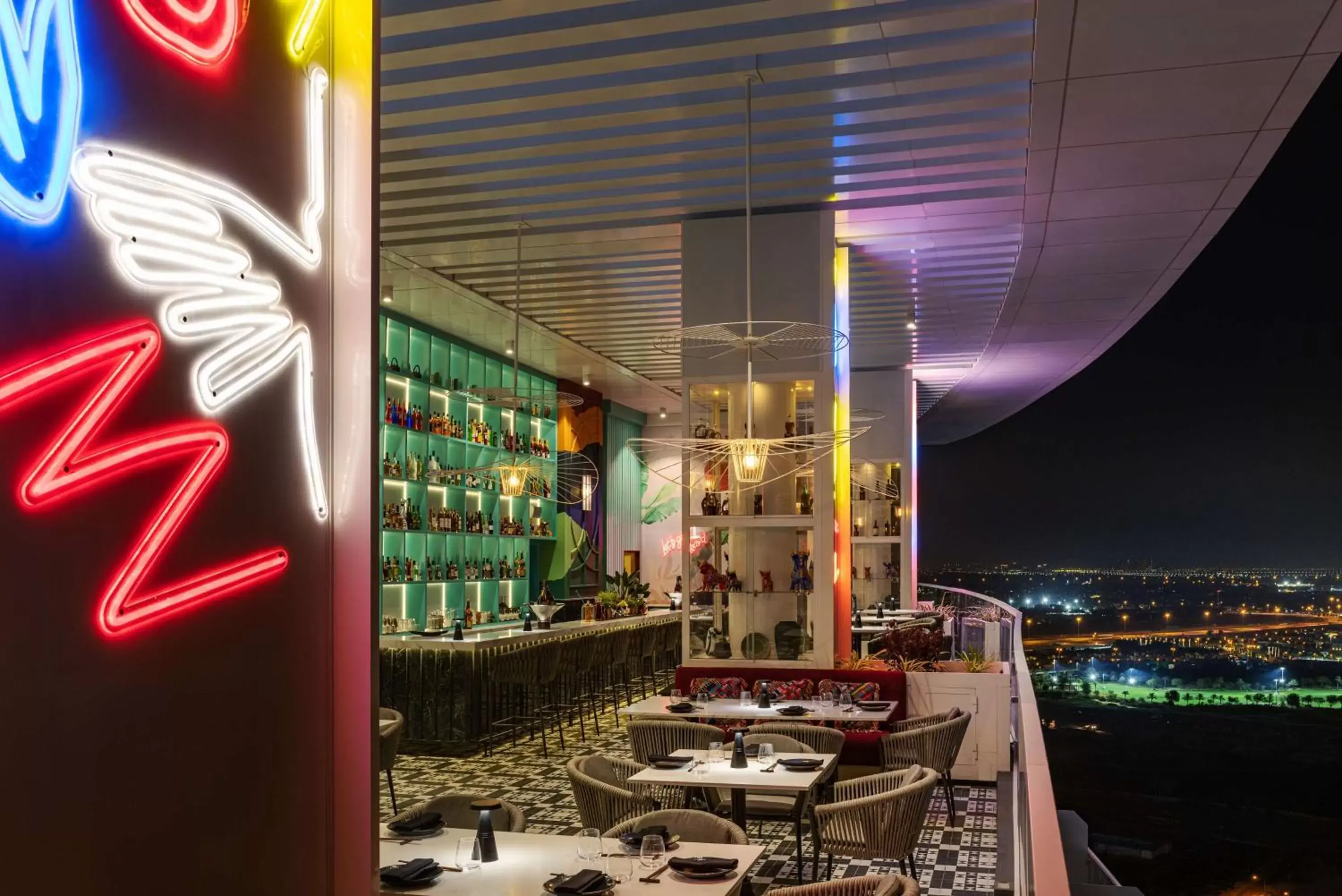 Lounge or bar in Radisson Dubai Damac Hills