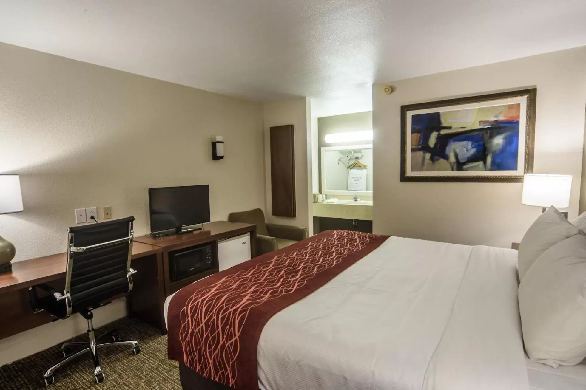 Photo of the whole room, Bed in Richland Inn
