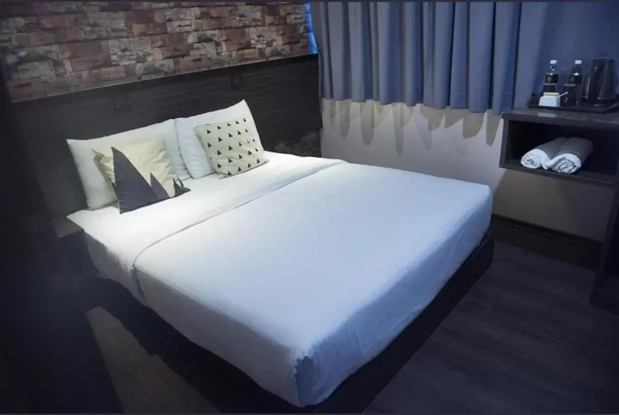 Bedroom, Bed in Apple Hotel Penang
