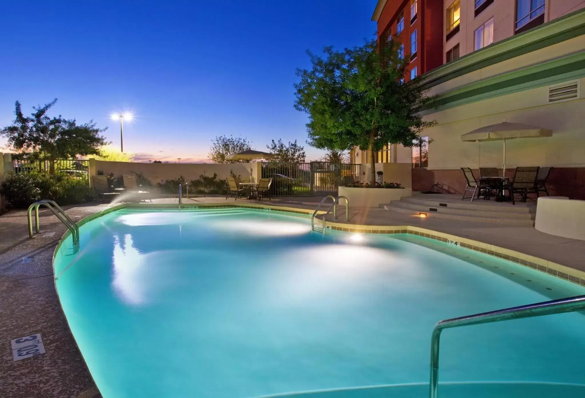 Swimming Pool in Holiday Inn Phoenix Airport, an IHG Hotel