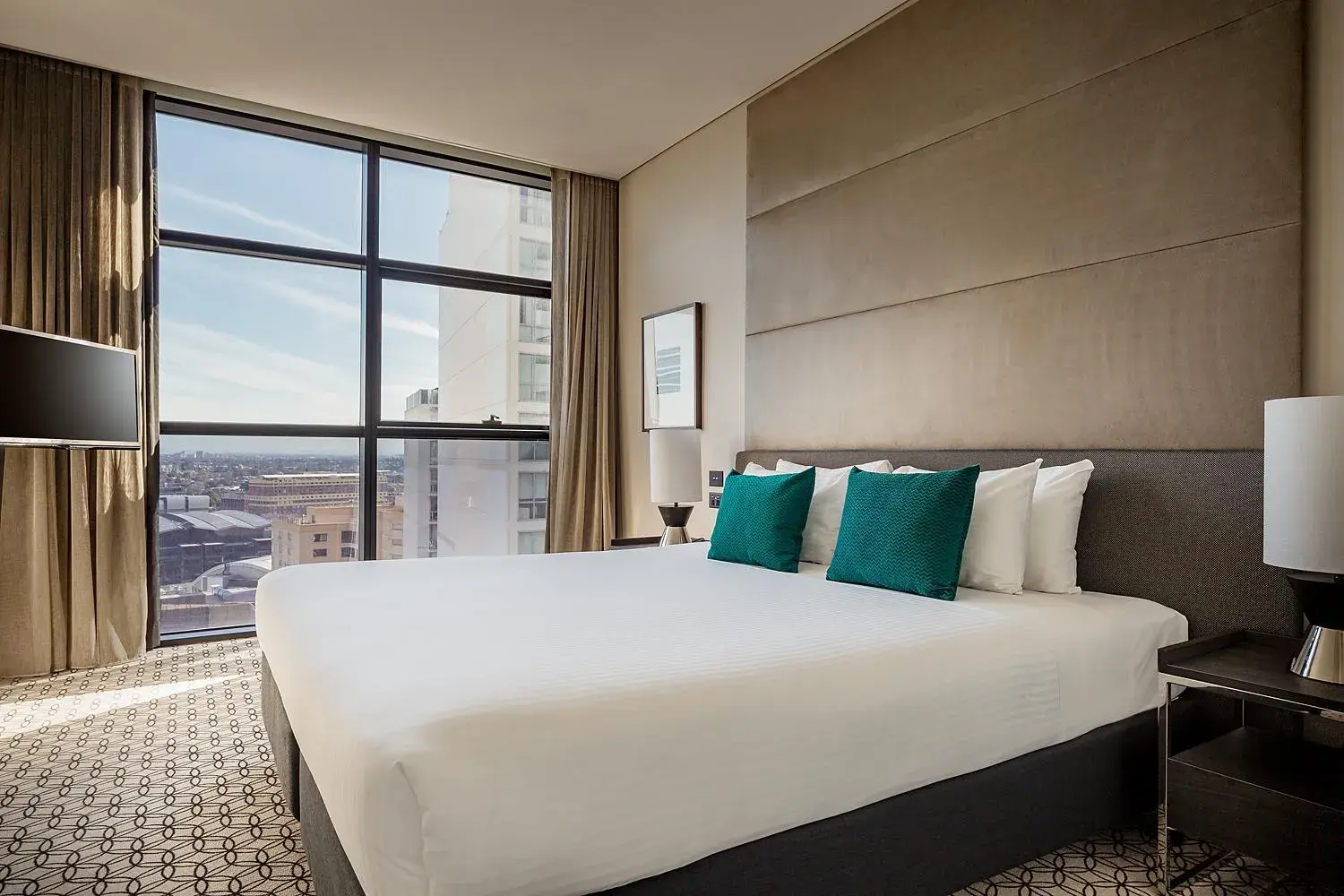 Bedroom, Bed in Fraser Suites Sydney