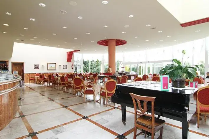 Restaurant/Places to Eat in Hotel Begoña Park