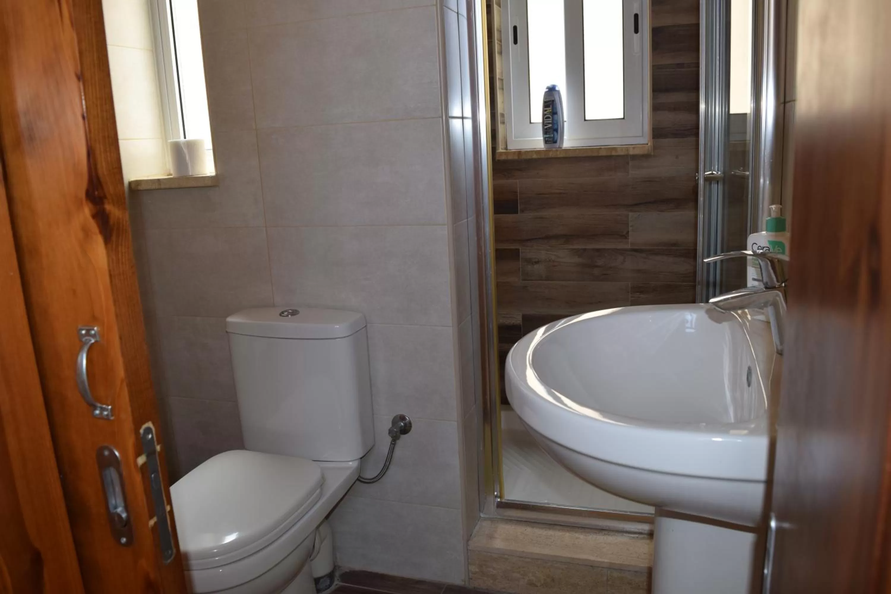 Toilet in St George of Lydda B&B