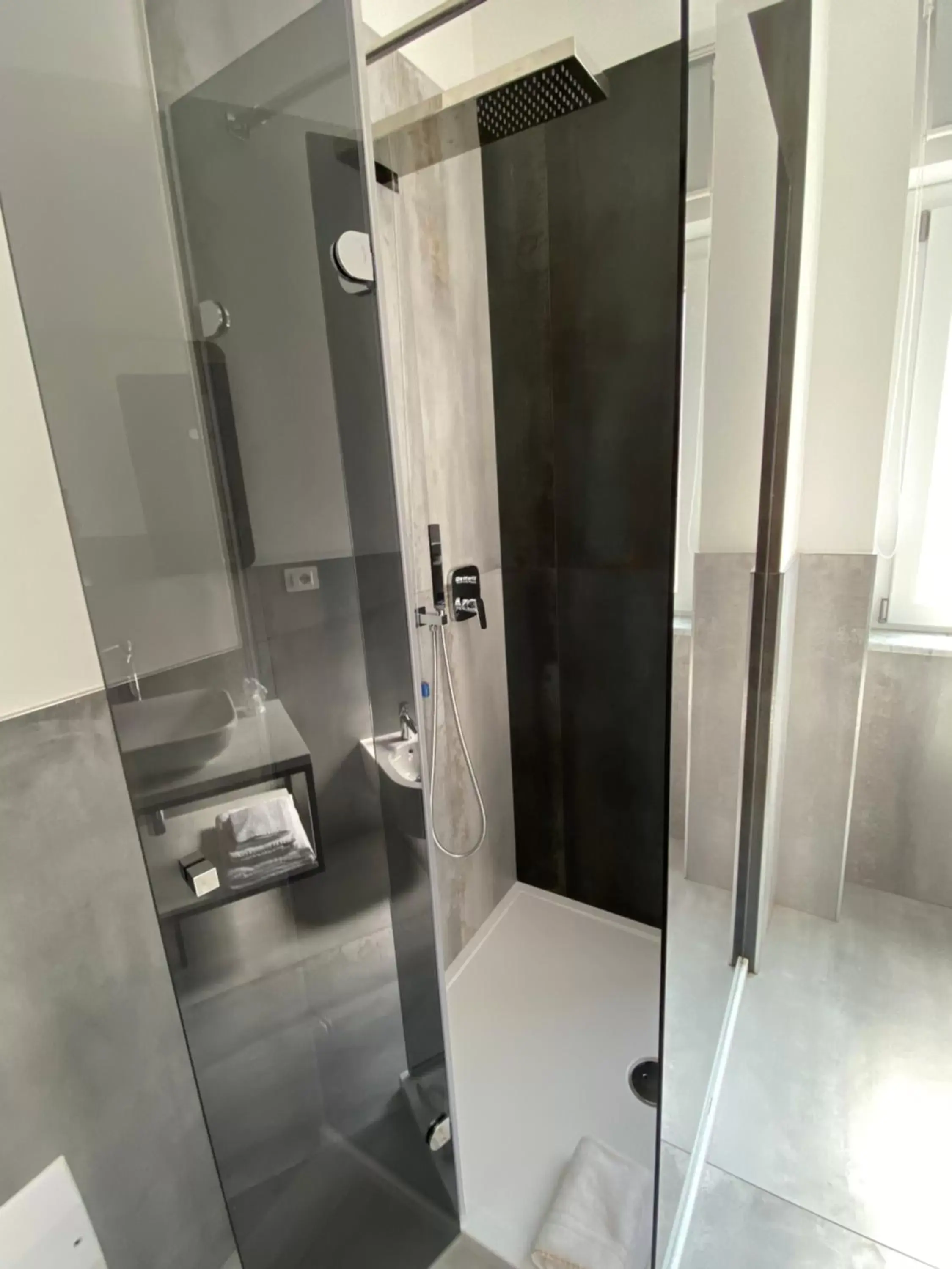 Shower, Bathroom in Aether Suites Tropea - Free Parking