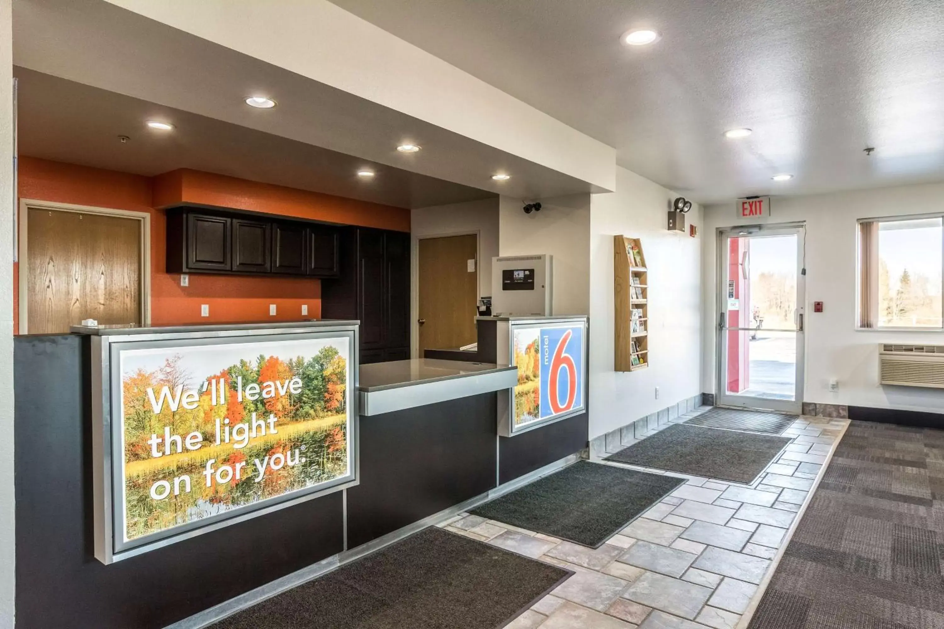 Lobby or reception, Lobby/Reception in Motel 6-Barkeyville, PA