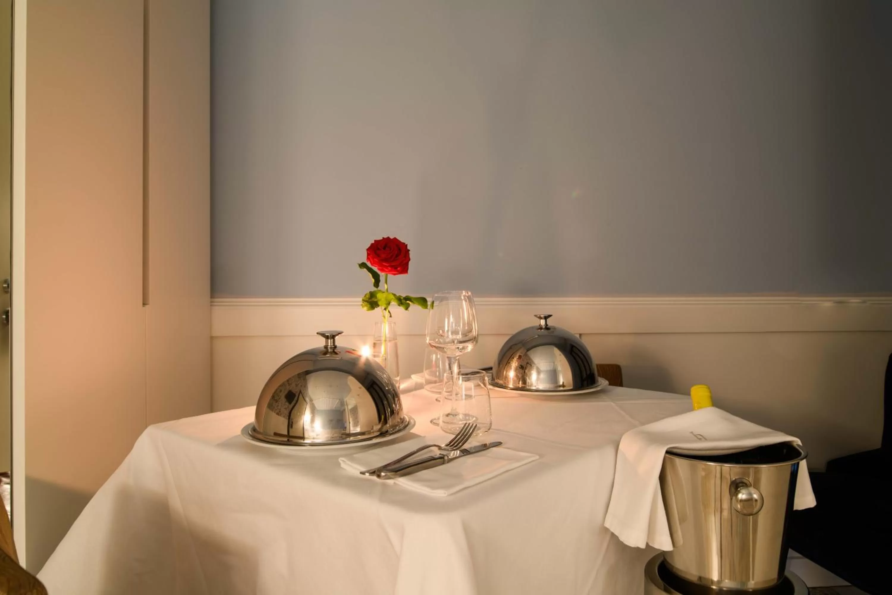 room service in Hotel Palace