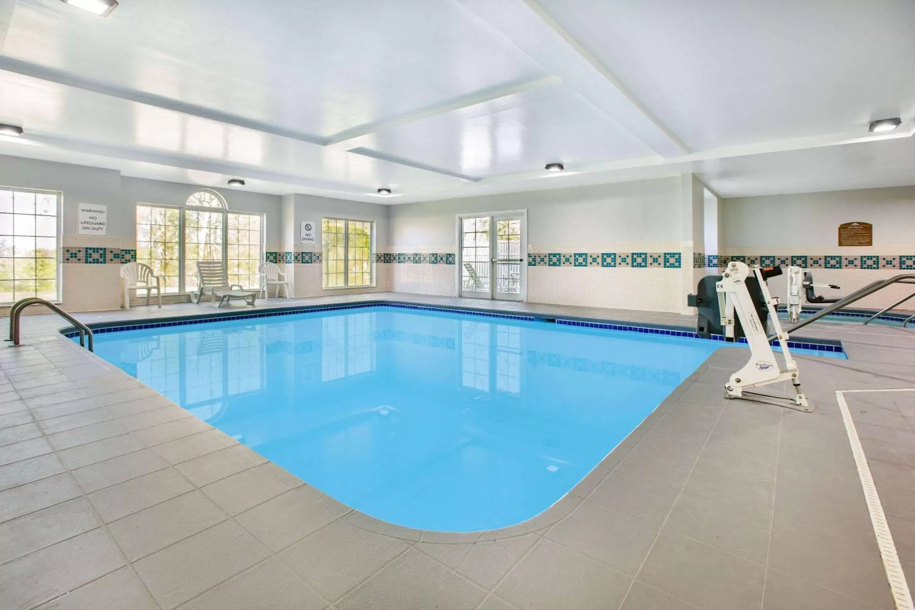 Pool view, Swimming Pool in Microtel Inn by Wyndham Beckley