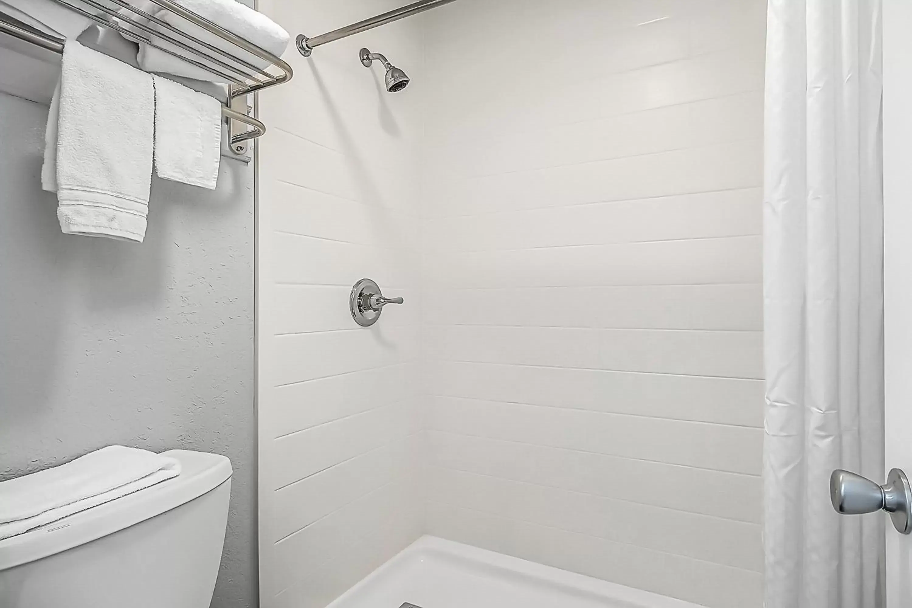 Bathroom in SureStay Hotel by Best Western Oklahoma City West