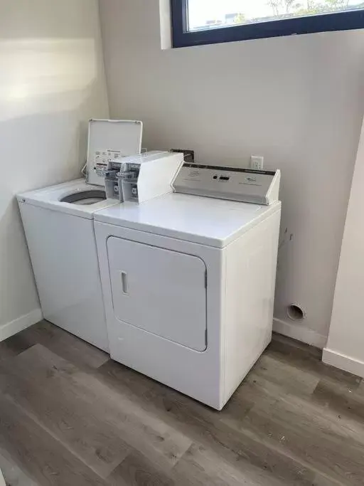 Kitchen/Kitchenette in One Bedroom Apartment with SD Downtown View