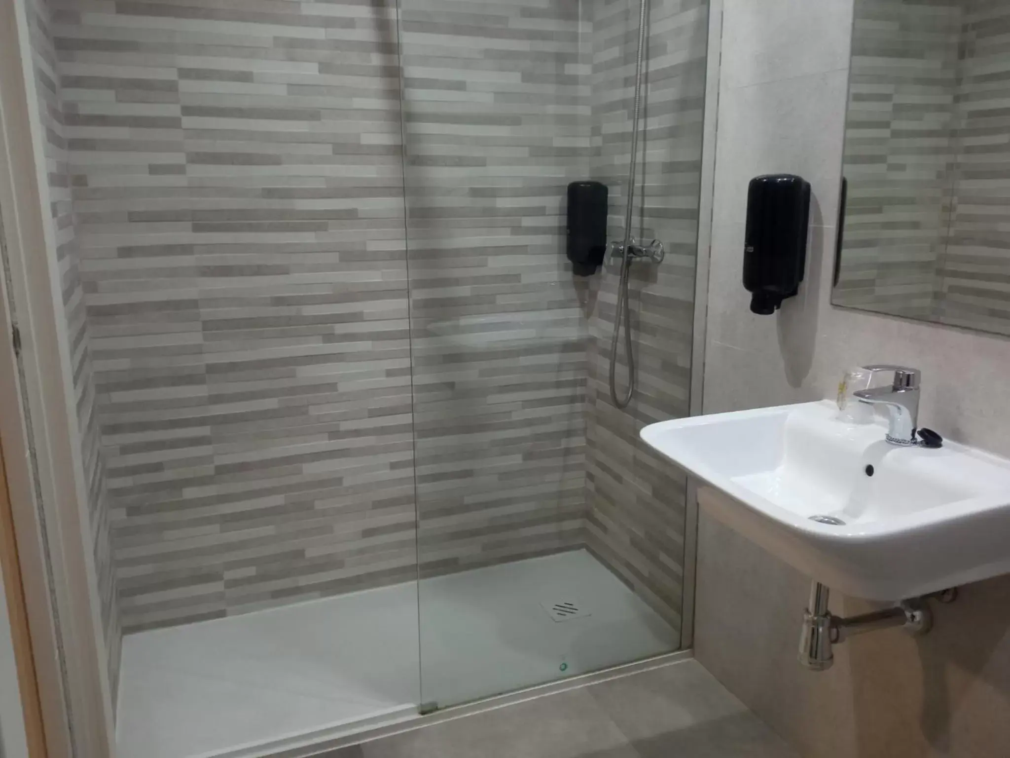 Bathroom in Hotel Estrella Del Mar