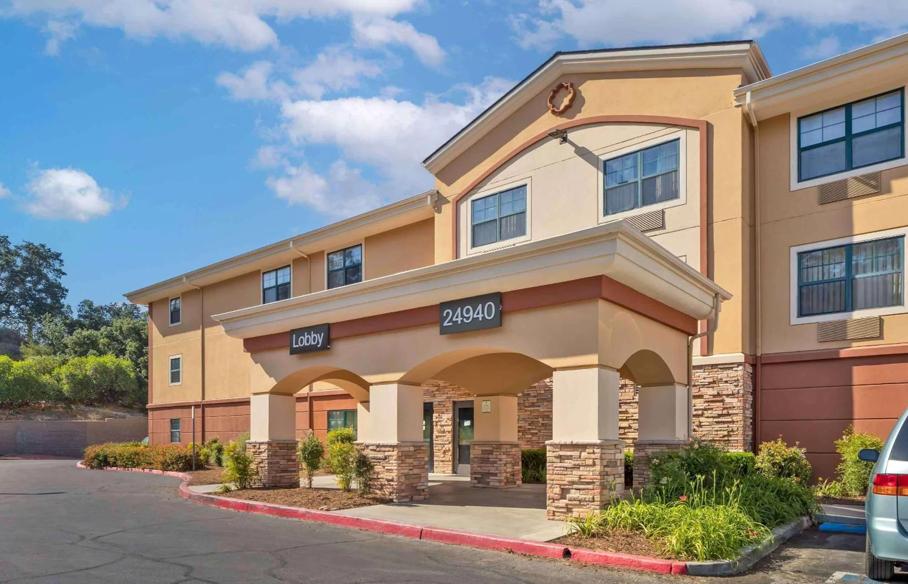 Property building in Extended Stay America Suites - Los Angeles - Valencia