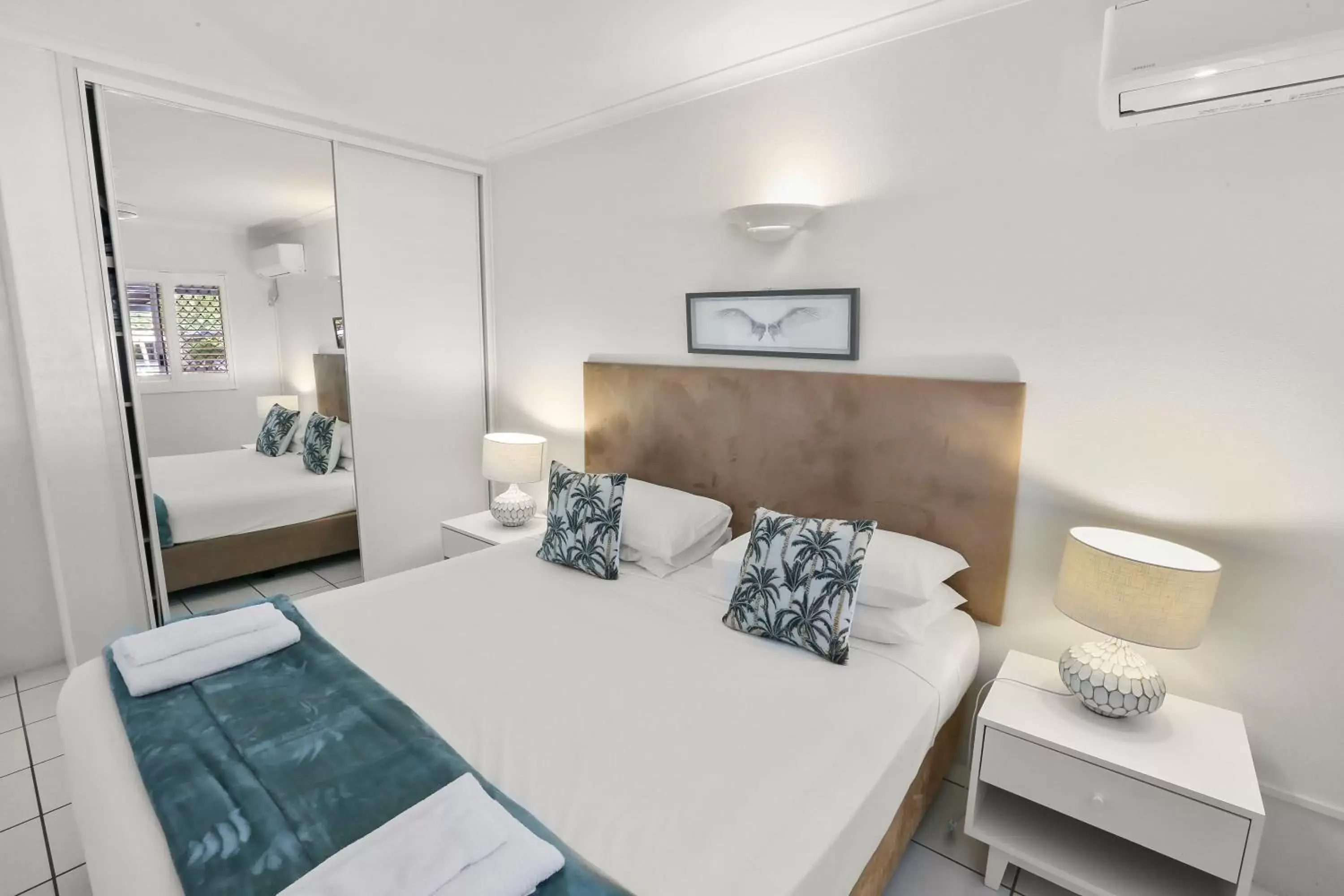 Bedroom, Bed in Agincourt Beachfront Apartments