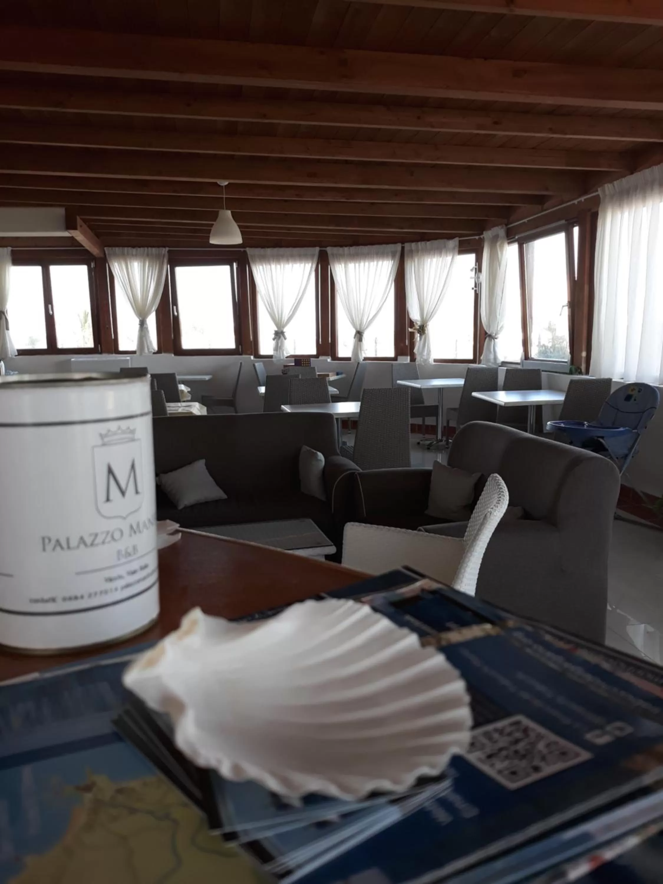 Lounge or bar in B&B Palazzo Manfredi Vieste, Fronte mare con Parcheggio