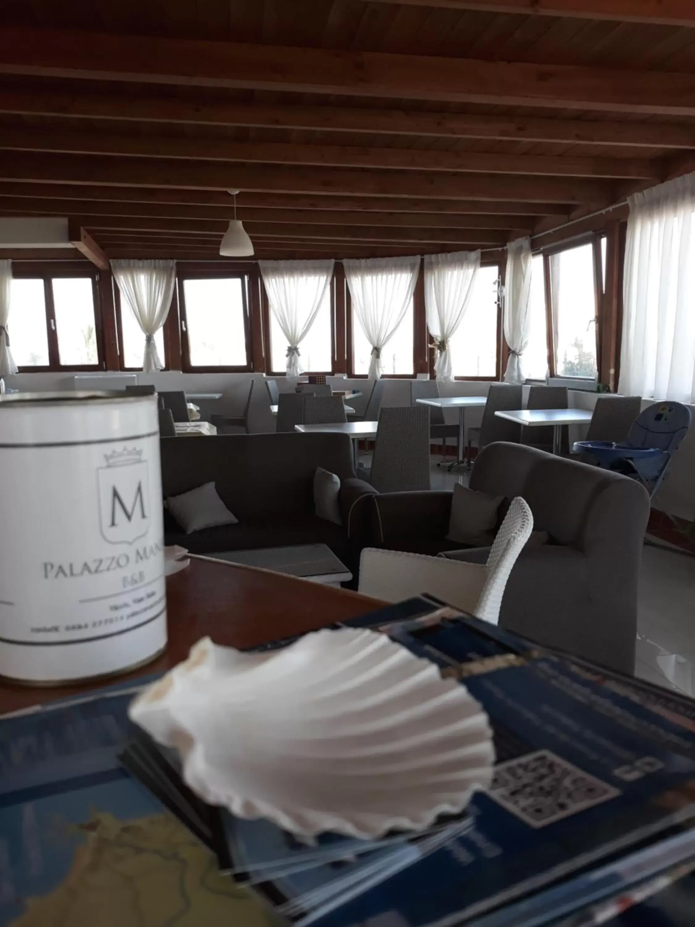 Lounge or bar in B&B Palazzo Manfredi Vieste vista mare con Parcheggio