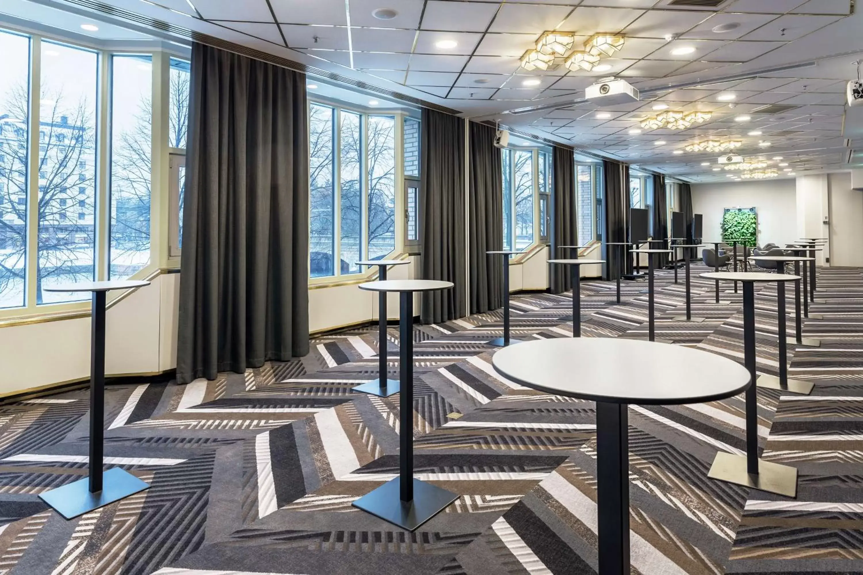 Meeting/conference room, Restaurant/Places to Eat in Hilton Helsinki Strand