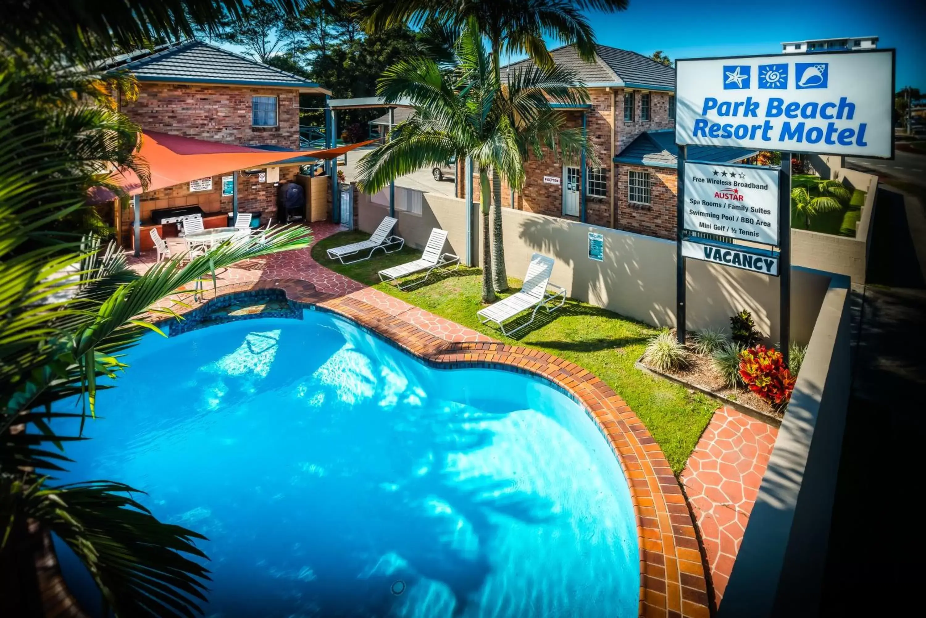 Day, Pool View in Park Beach Resort Motel