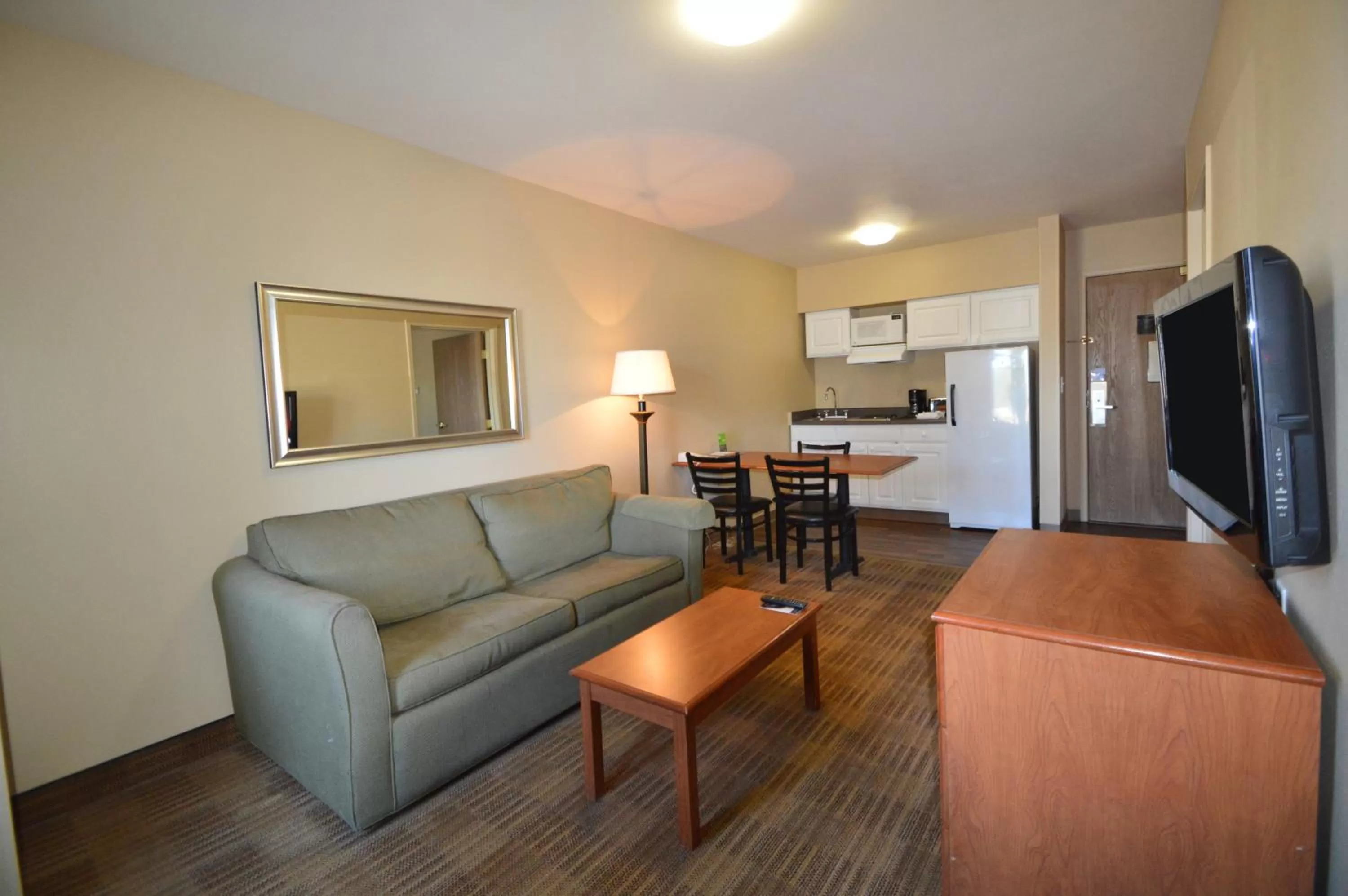 Living room in Extended Stay America Suites - Anchorage - Midtown