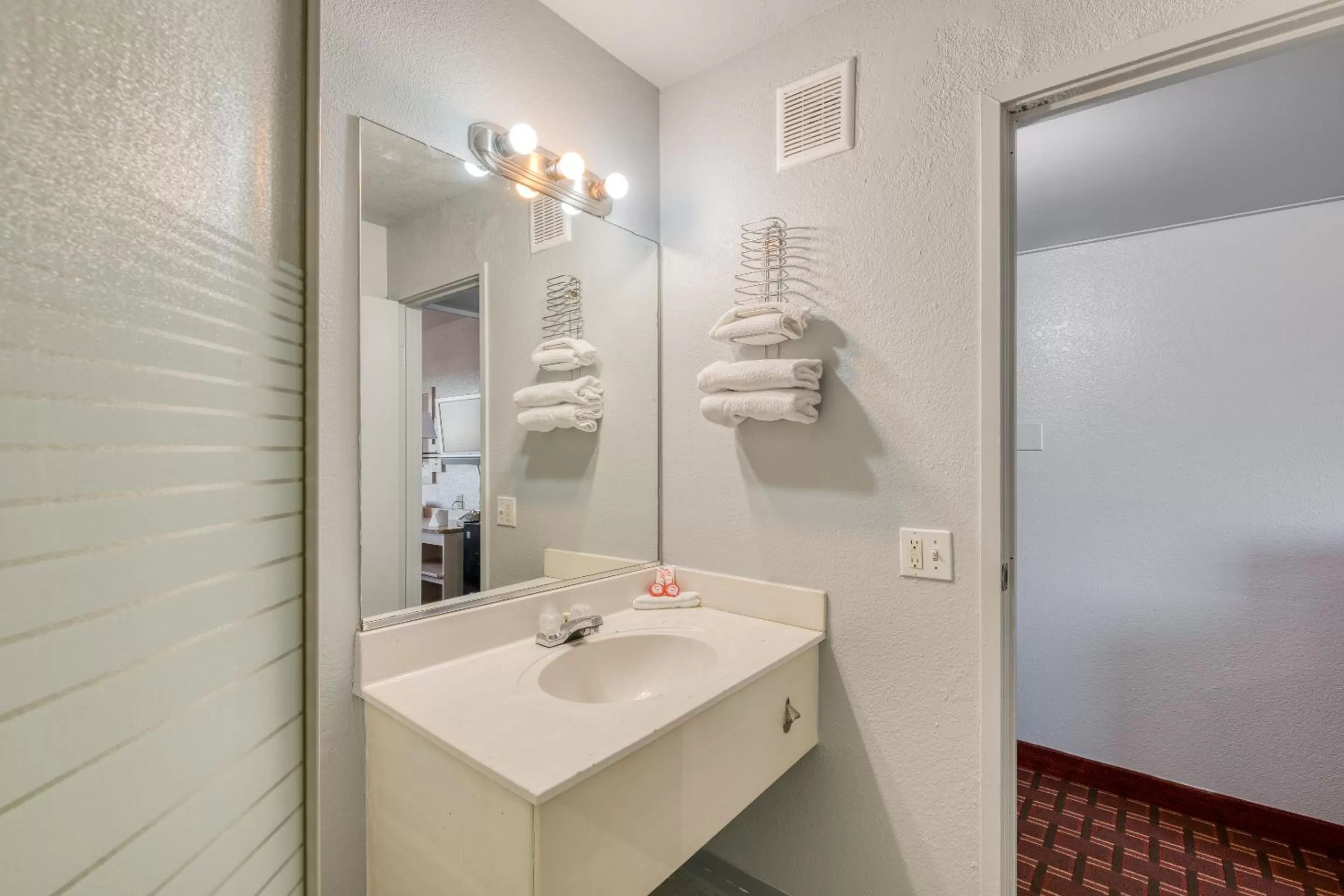 Bathroom in OYO Hotel Houston Southwest I-69