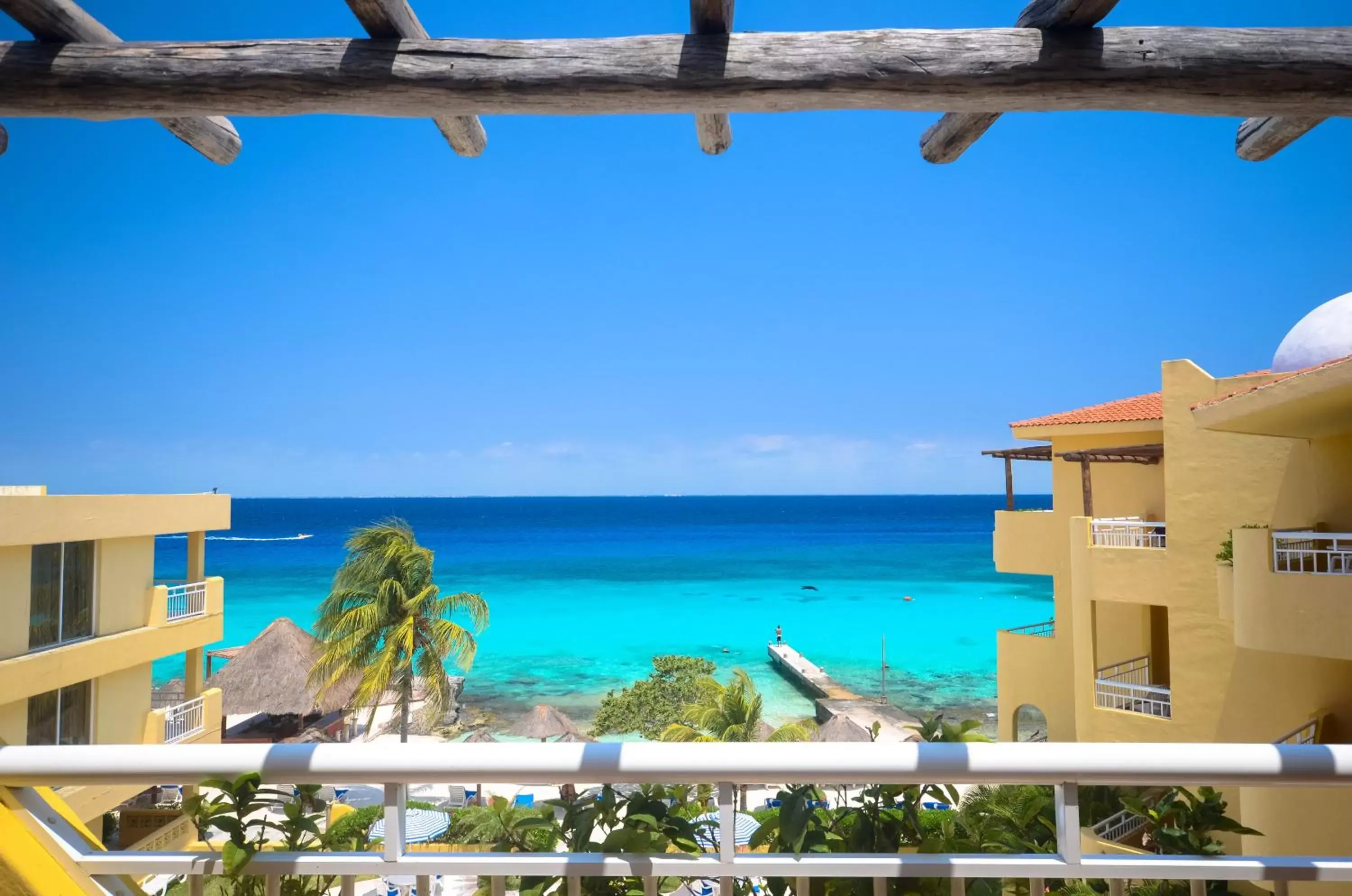 Pool view, Sea View in Playa Azul Cozumel