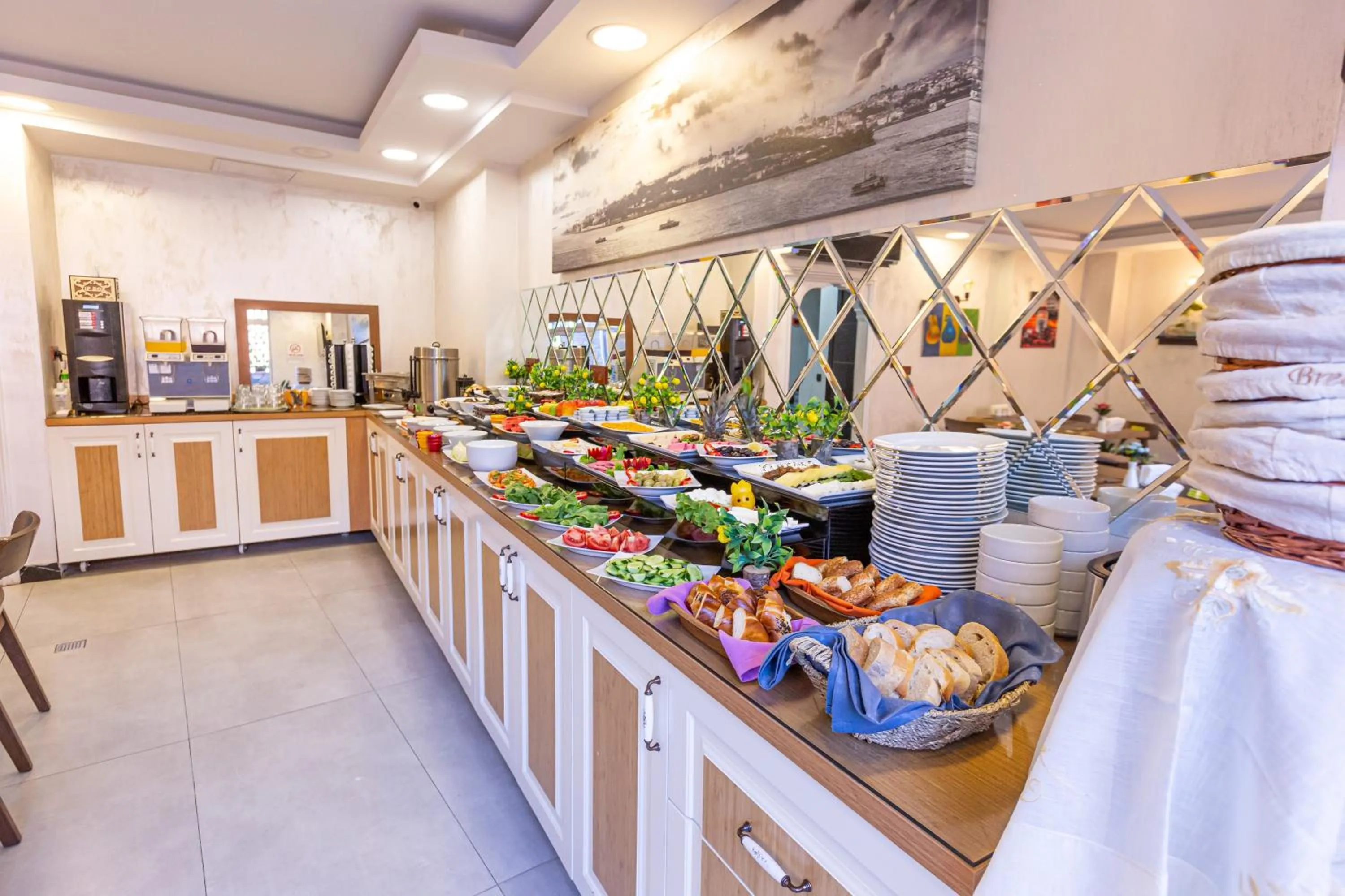 Restaurant/places to eat in Kumru Hotel