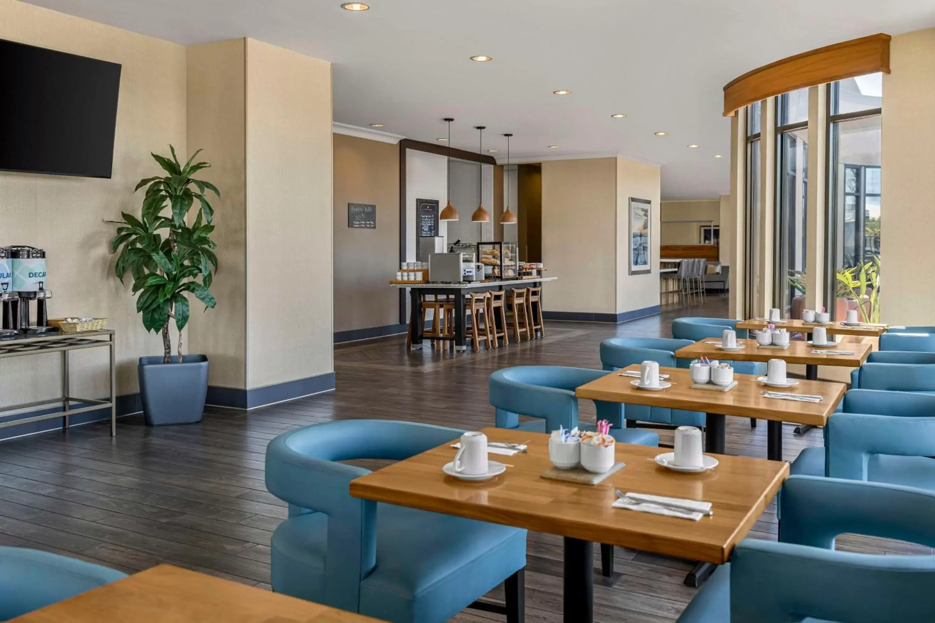 Breakfast, Restaurant/Places to Eat in Hilton Garden Inn Los Angeles/Redondo Beach