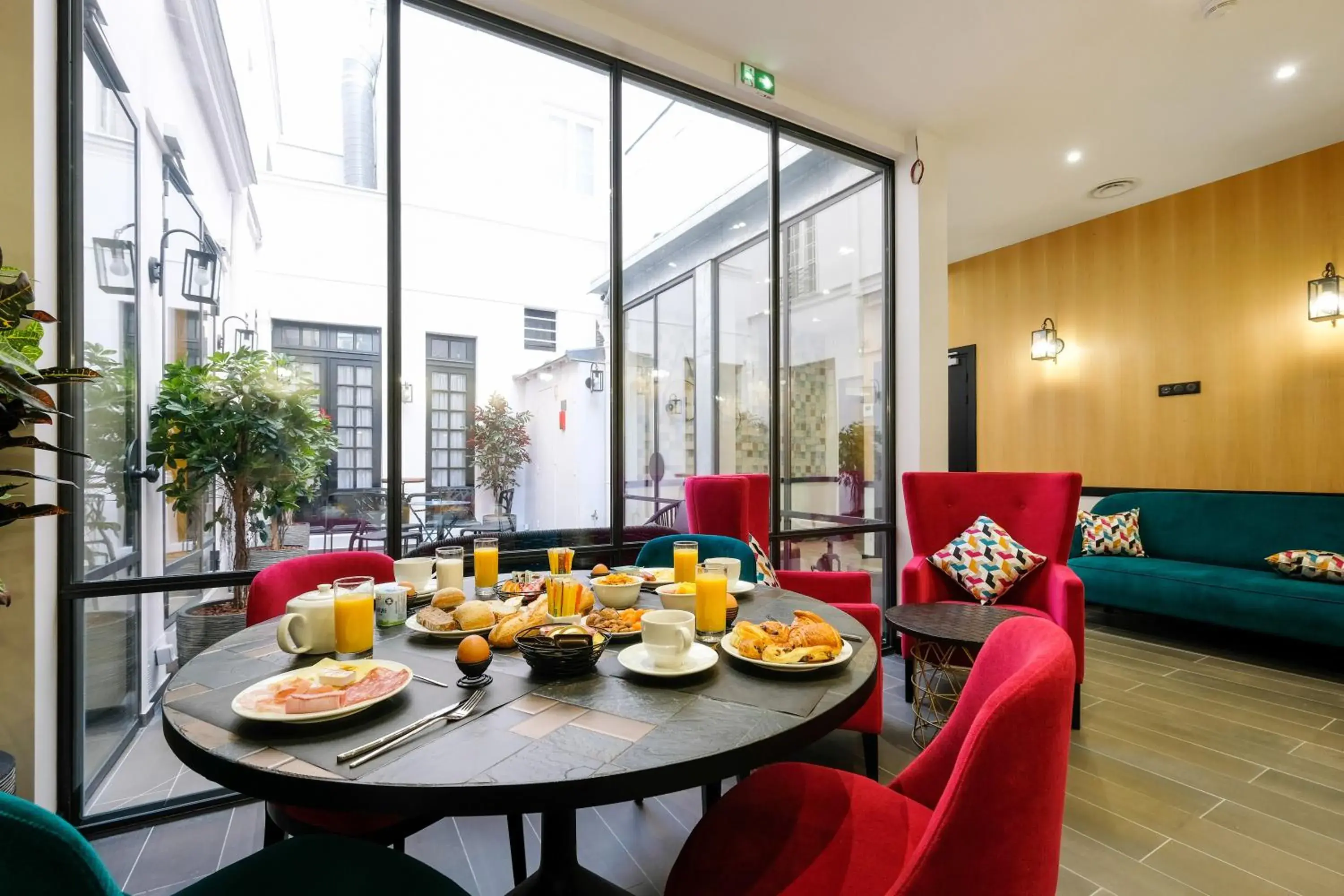 Restaurant/places to eat in Hôtel Lucien & Marinette